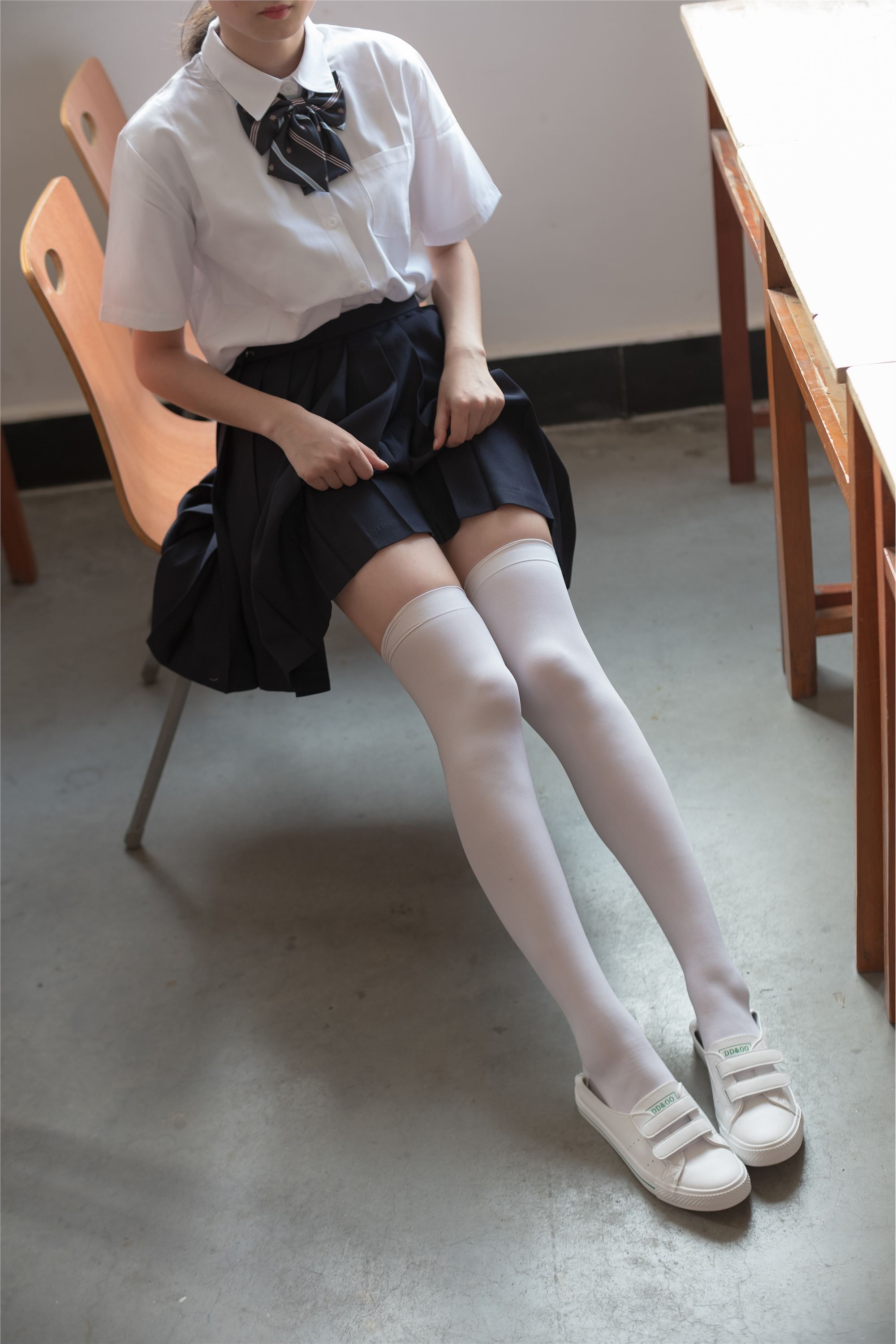 [Sen Luo consortium] lolis foot photo beta-022