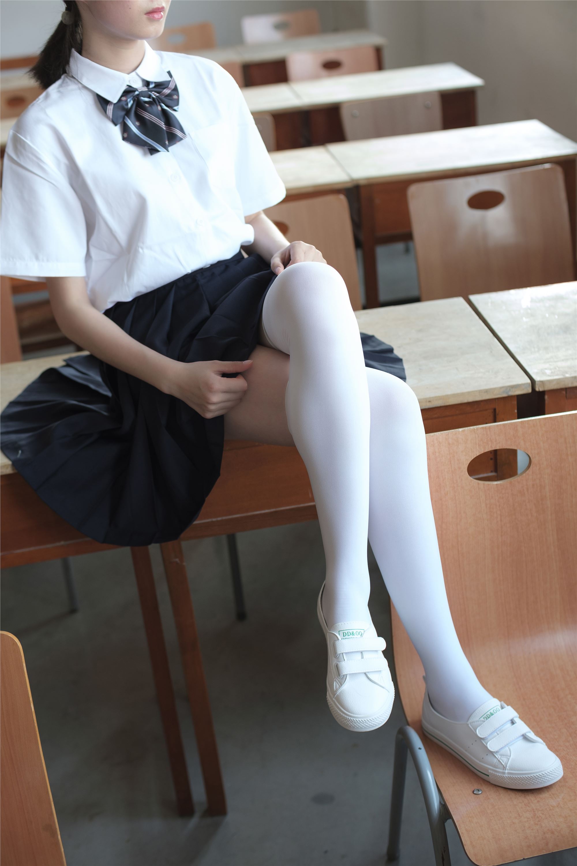 [Sen Luo consortium] lolis foot photo beta-022