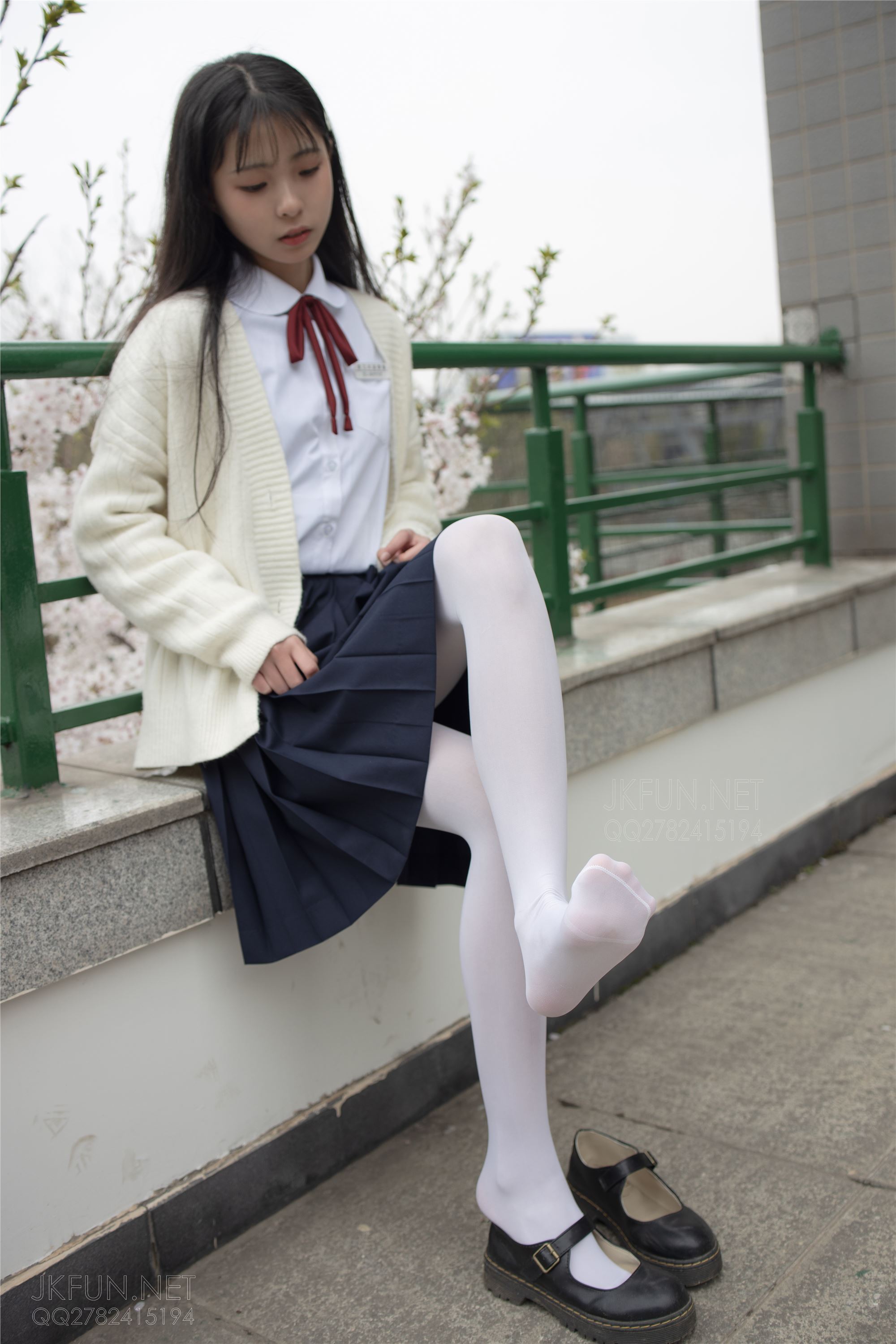 [森萝财团]萝莉丝足写真 JKFUN-001 甜米 纯纯的白丝学妹