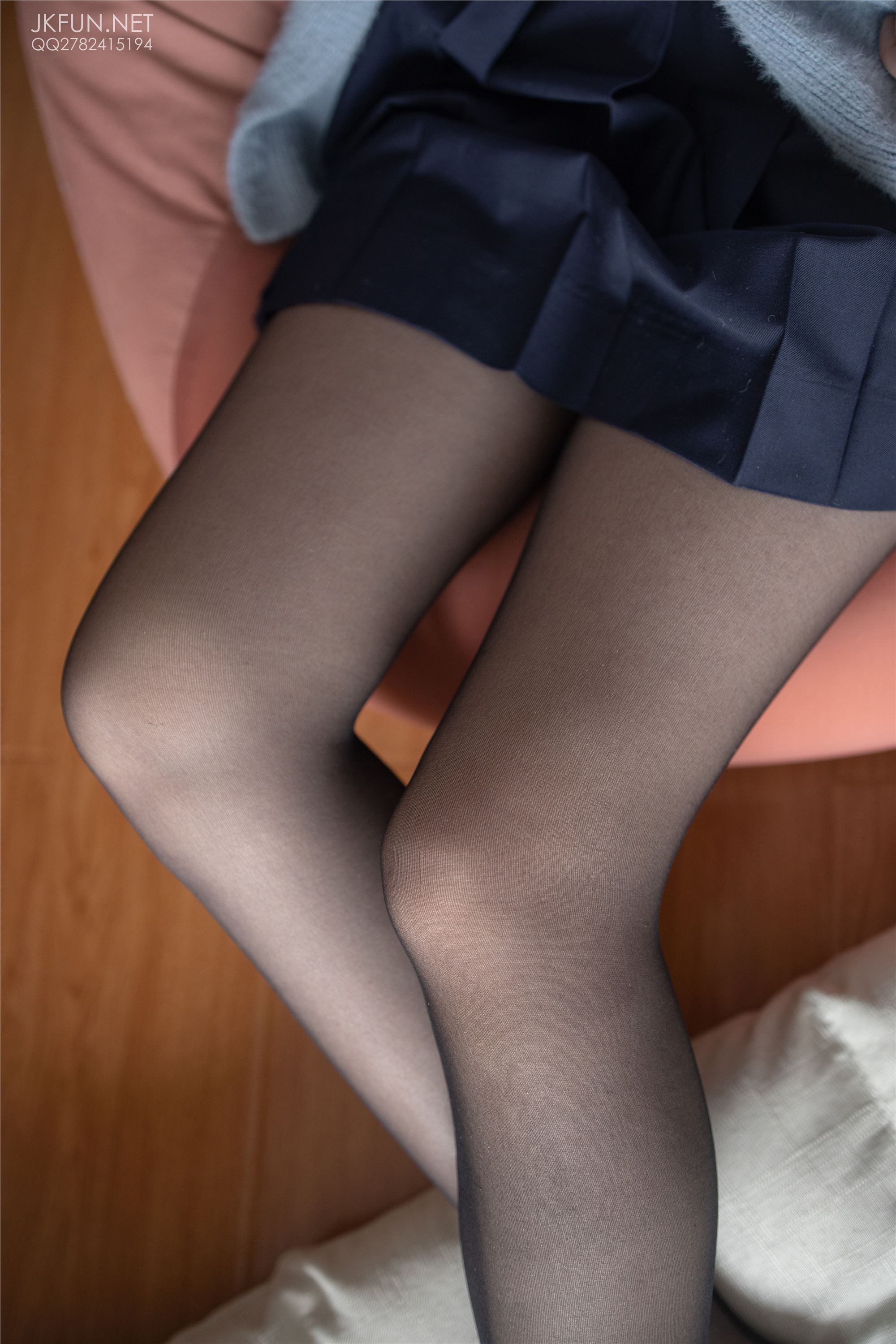 [森萝财团]萝莉丝足写真 JKFUN-002 Aika 可爱学妹丝足