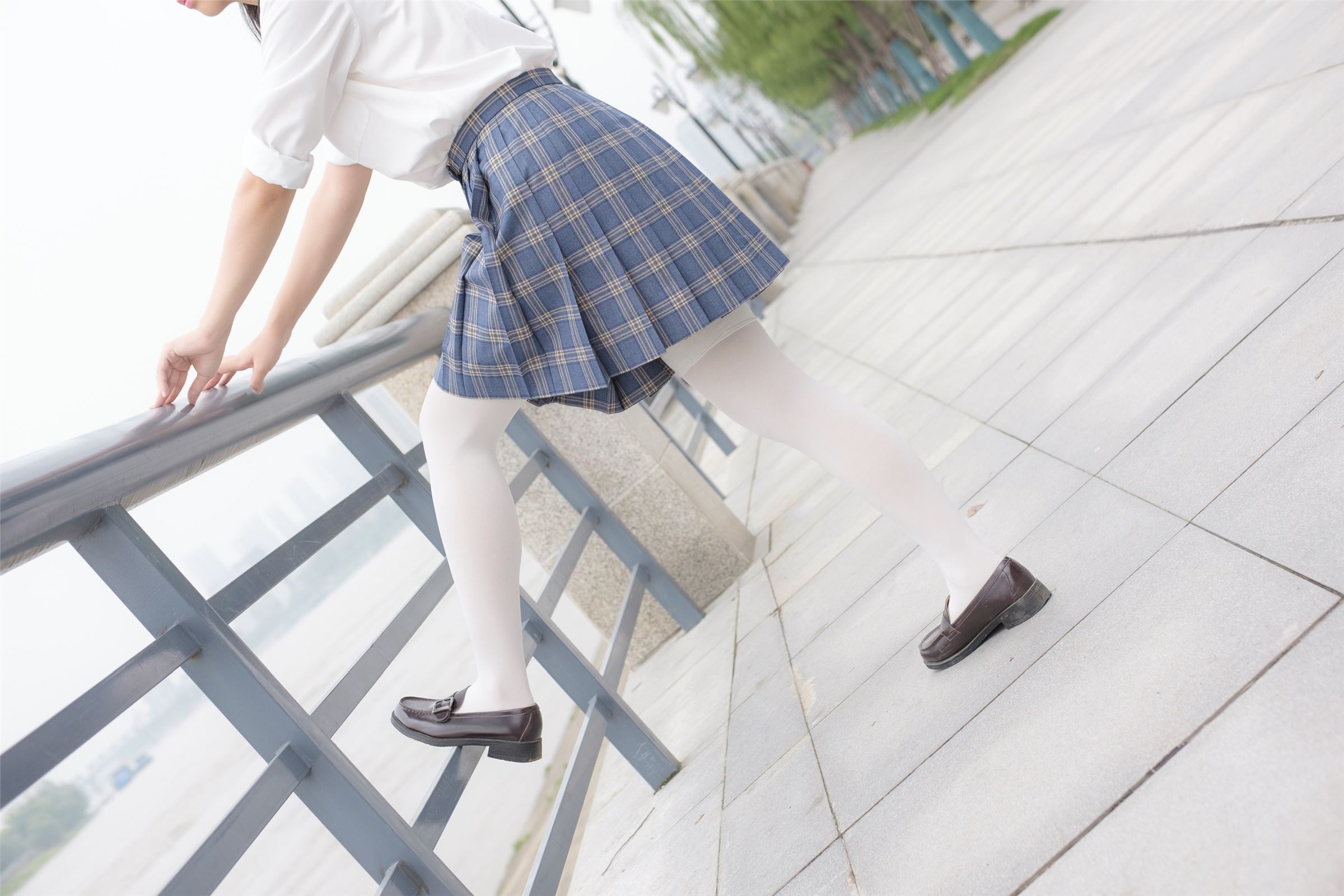 Photo by Senluo group - [r15-039] pleated skirt and white silk feet