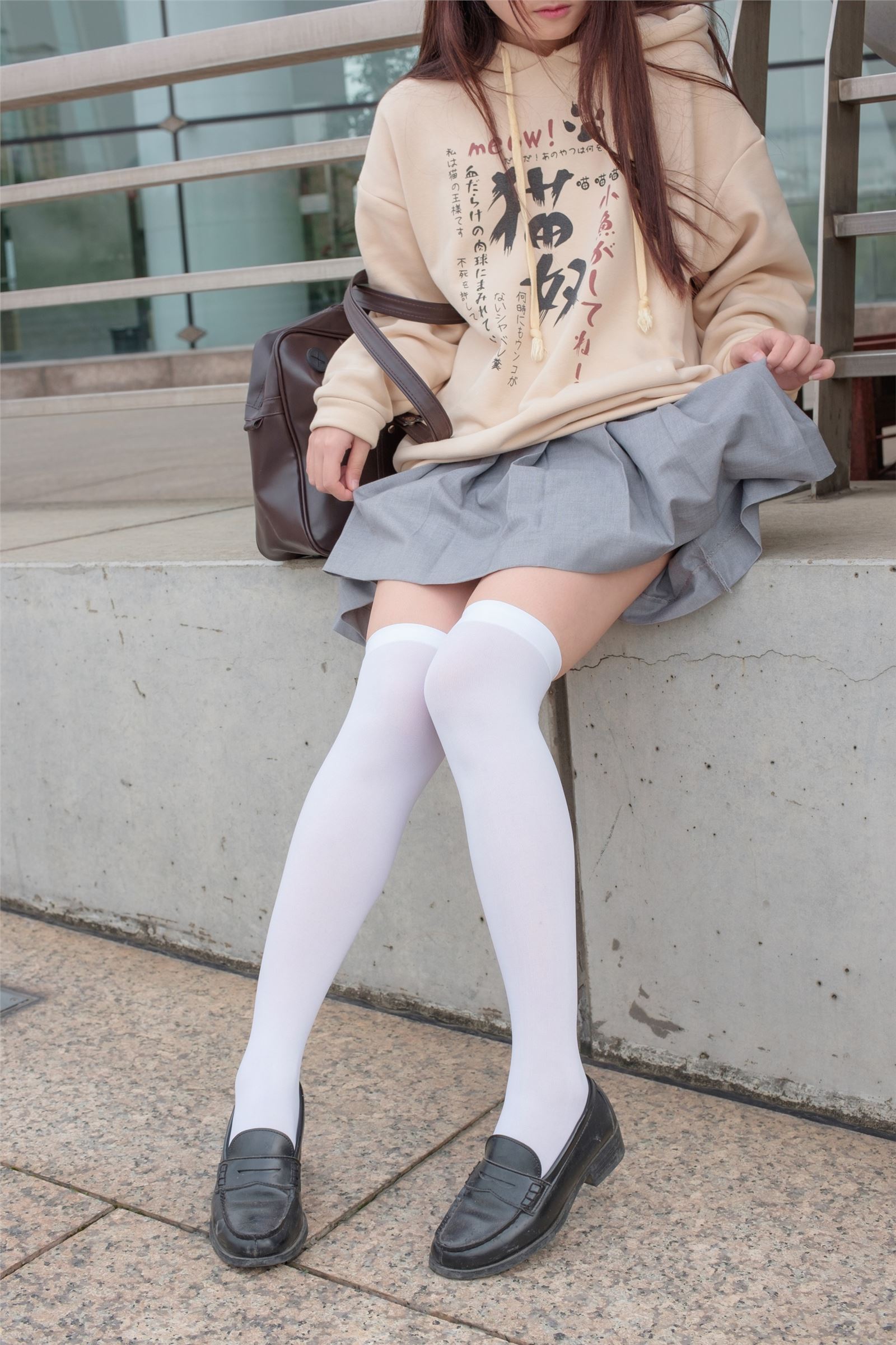 Photo of Senluo group - [r15-040] outdoor white silk skirt