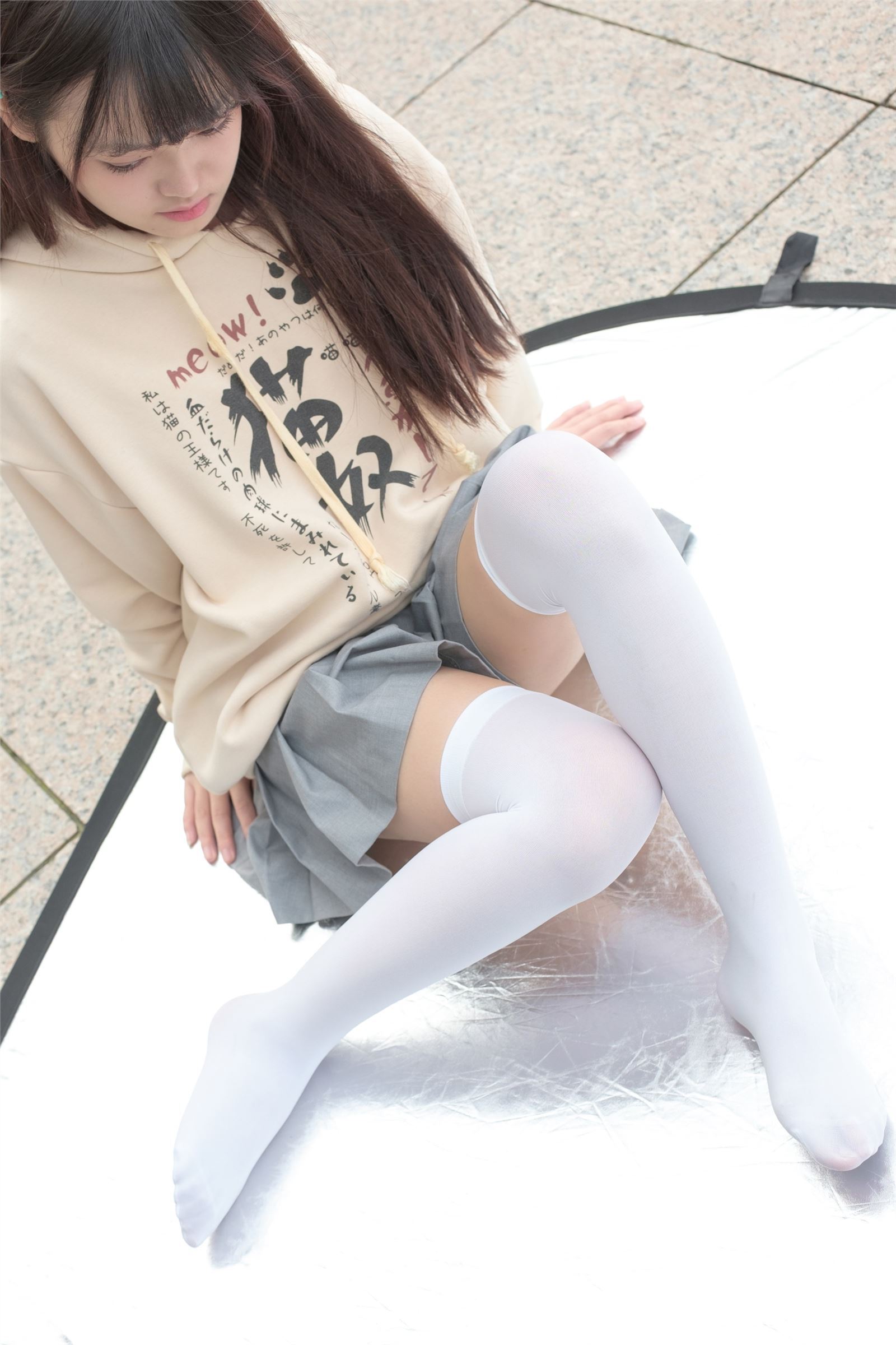 Photo of Senluo group - [r15-040] outdoor white silk skirt