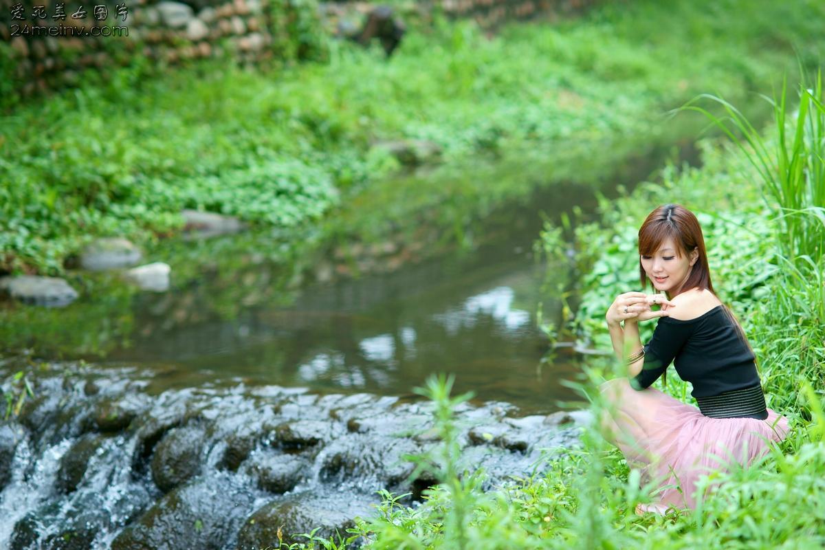 Female students of Hangzhou Qingchun University