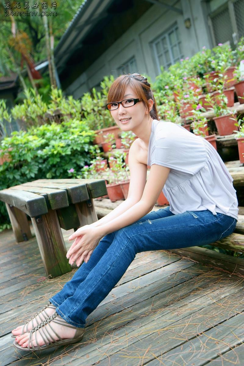 Female students of Hangzhou Qingchun University