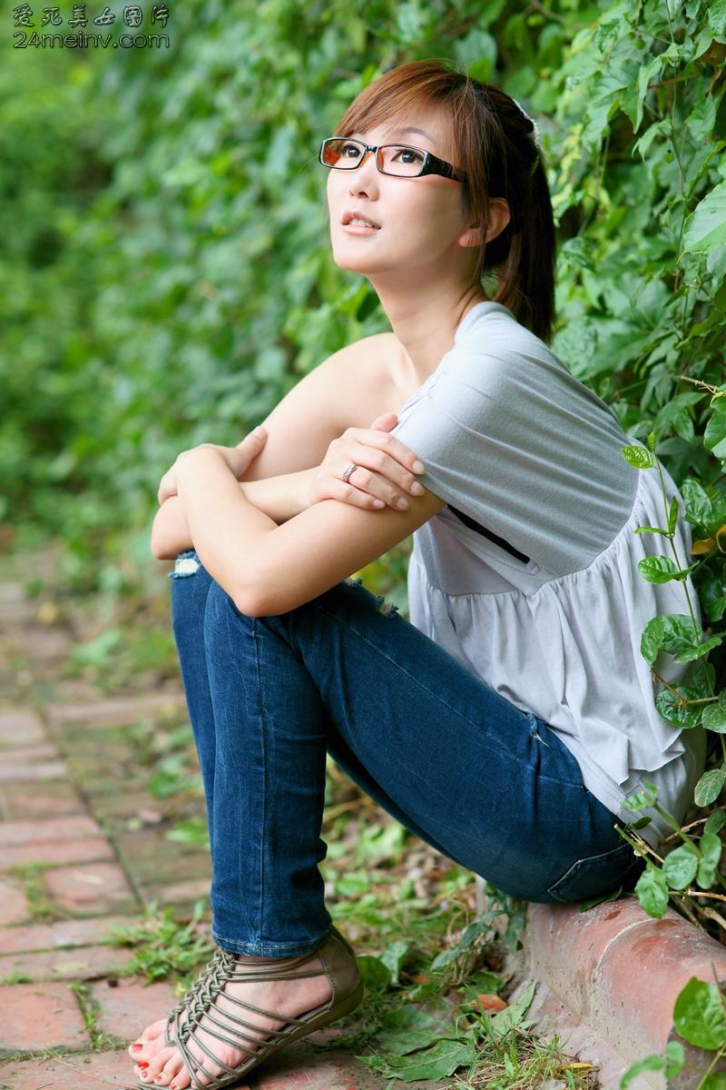 Female students of Hangzhou Qingchun University