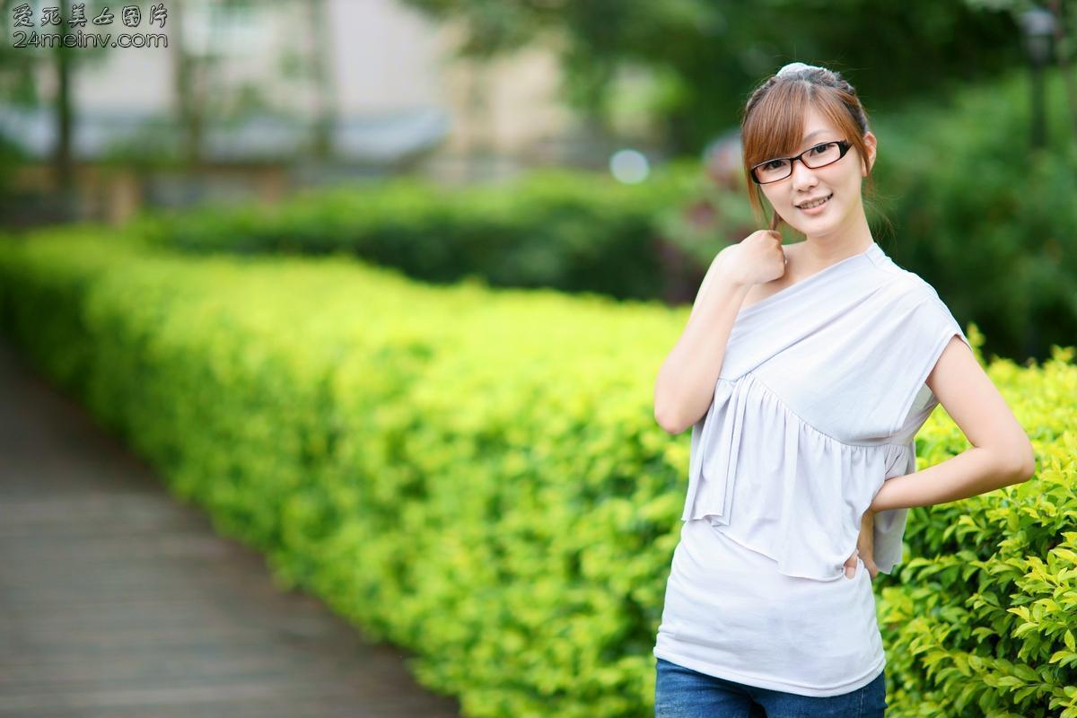 Female students of Hangzhou Qingchun University