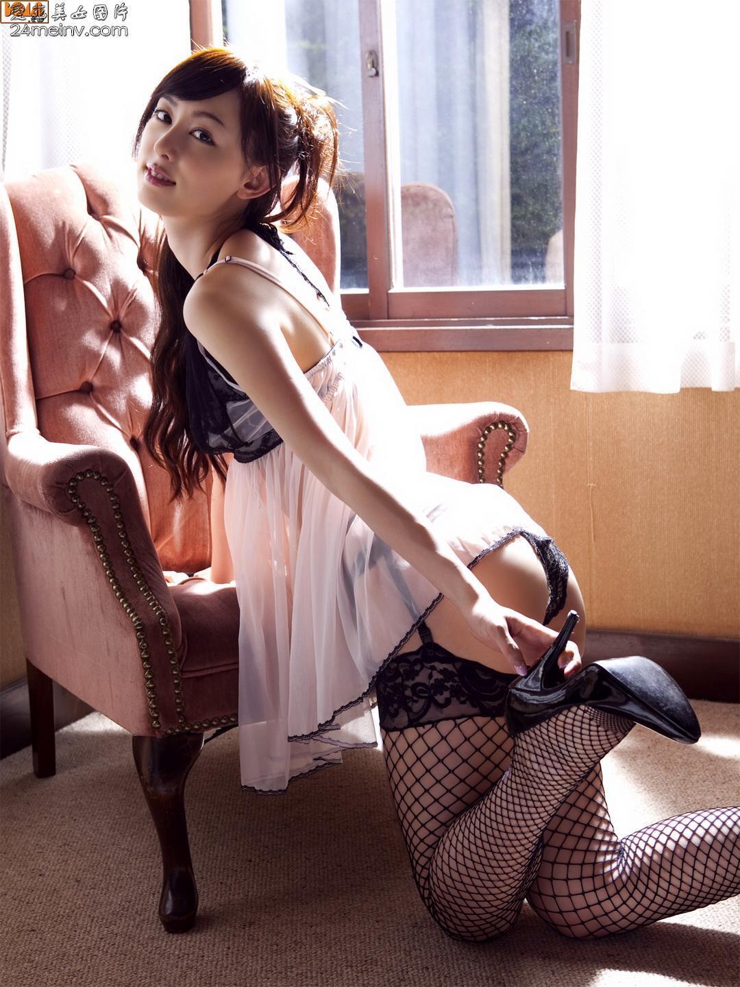 2009.11月号 秋山莉奈最新写真