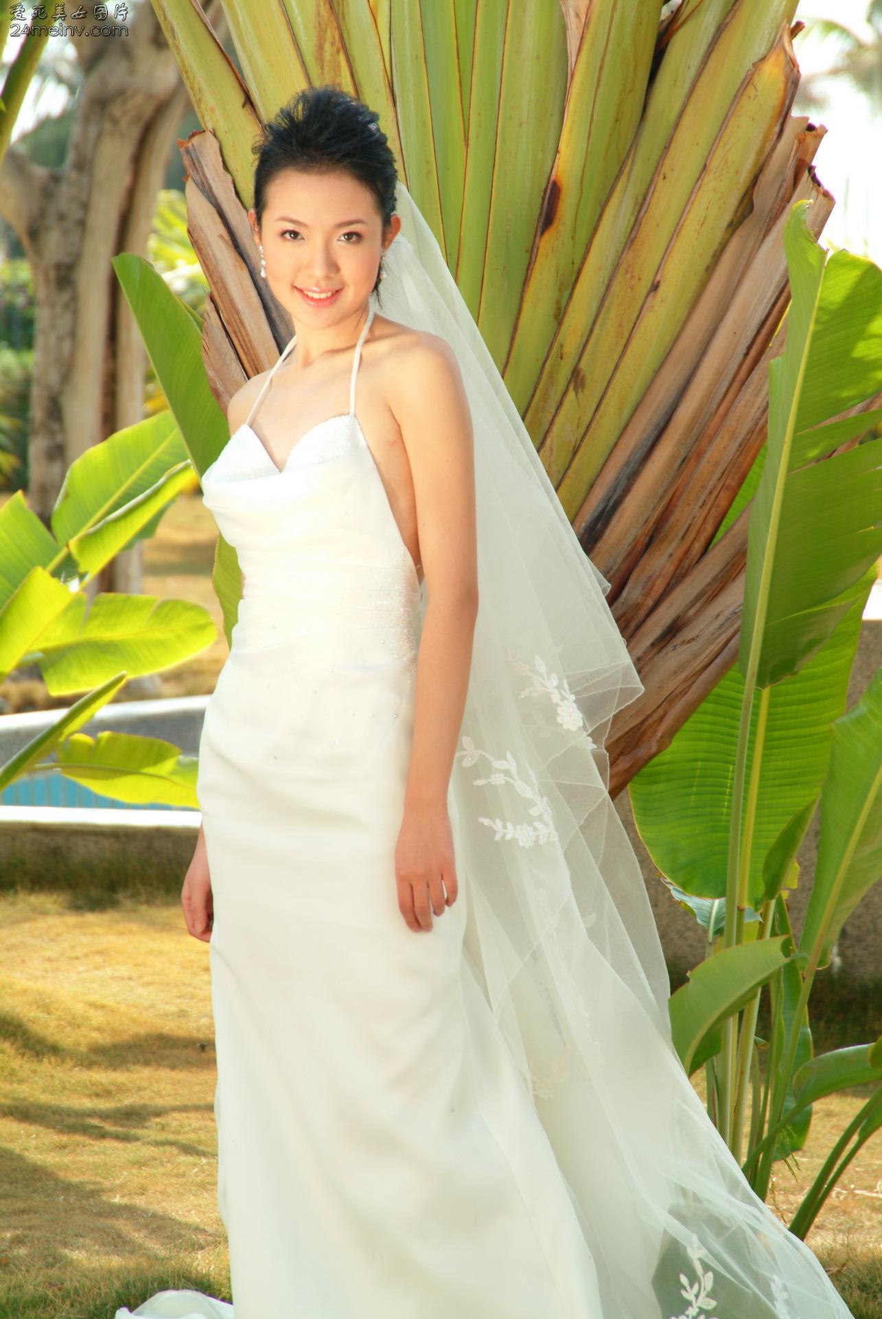 Wedding dress sample 2