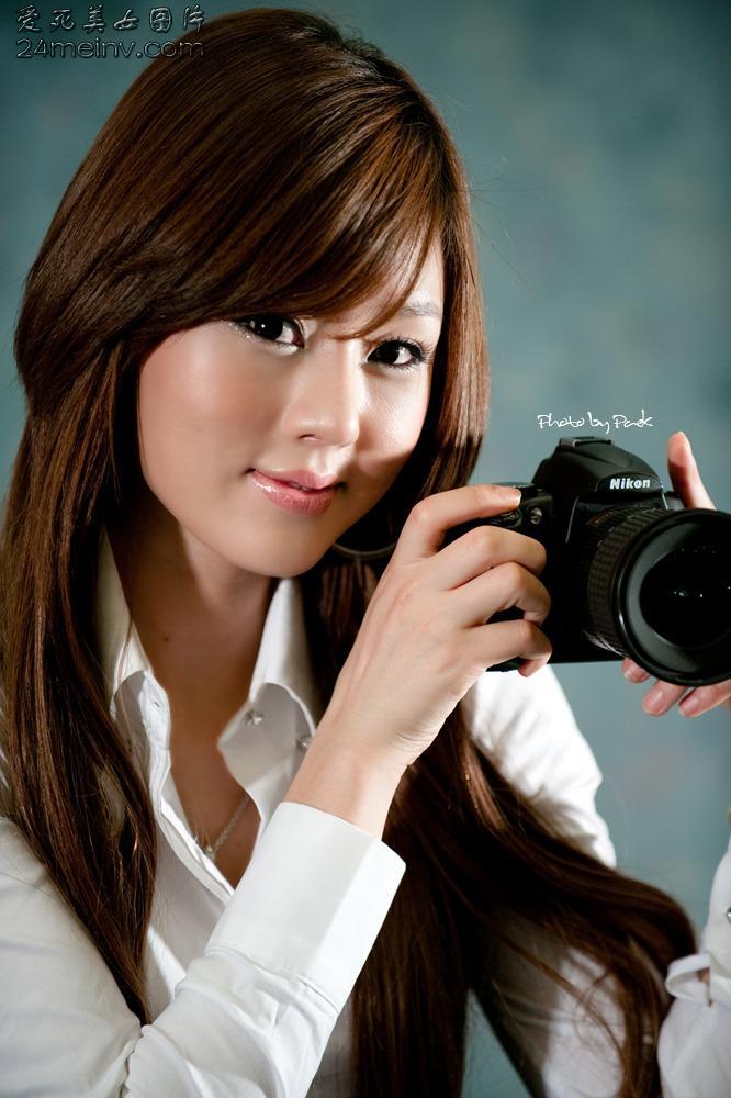 韩国车模Hwang Mi Hee
