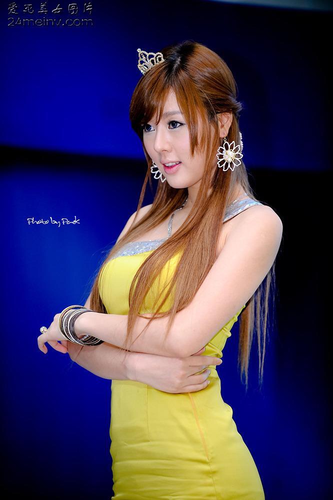 韩国车模Hwang Mi Hee