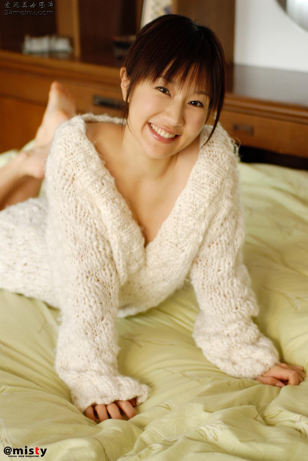 Misato Hirata 平田弥里