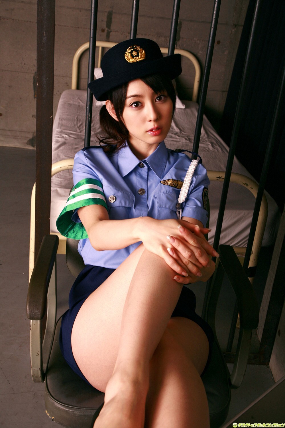 Akiyama Lina police uniform