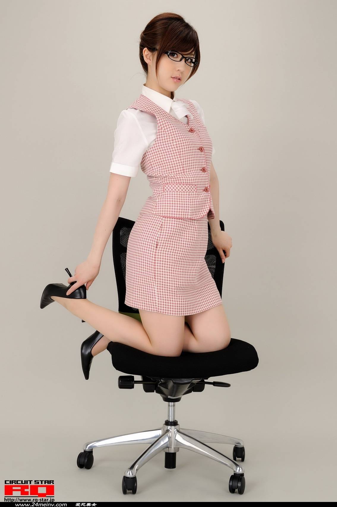 No.00365 yoshiho Araki office lady