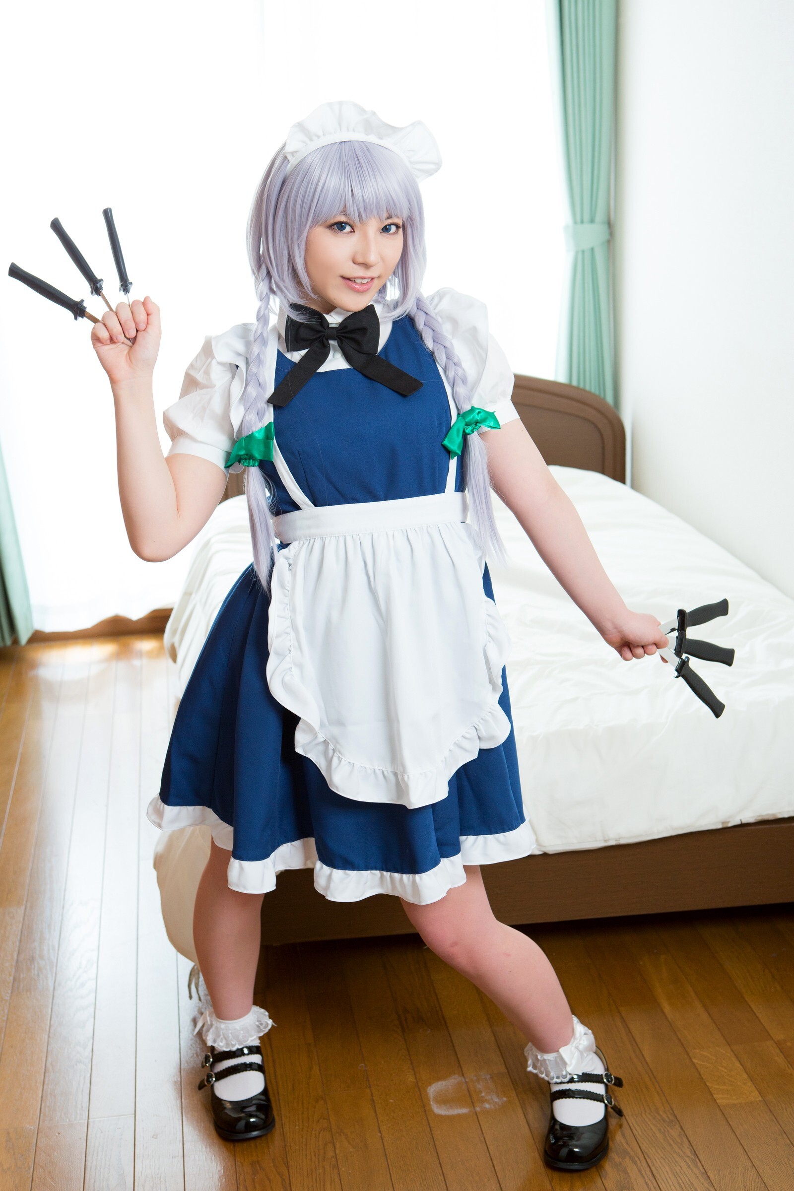 [Cosplay] 2013.04.13 Touhou Project - Izayoi Sakuya great body and shaved pussy