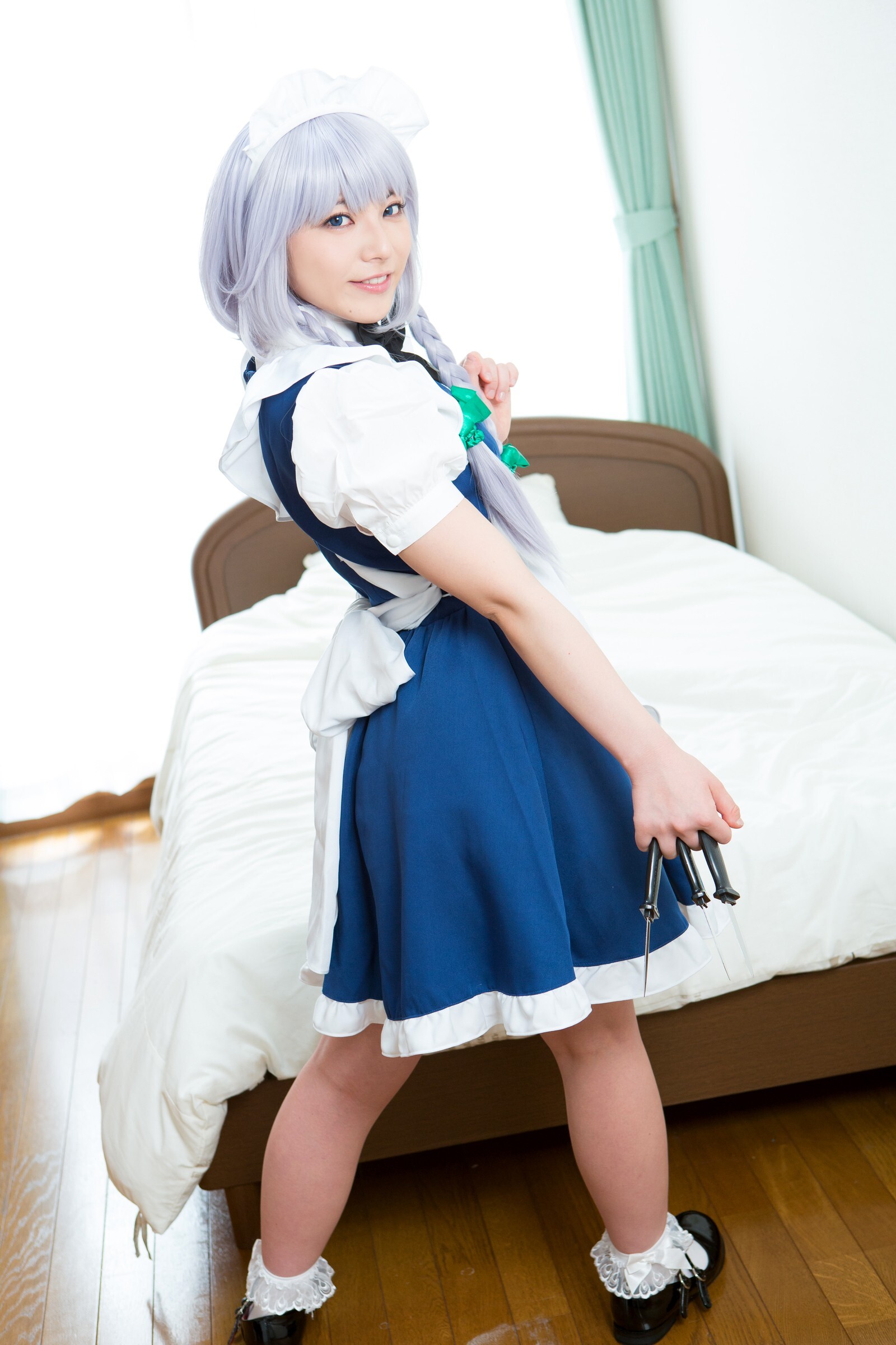 [Cosplay] 2013.04.13 Touhou Project - Izayoi Sakuya great body and shaved pussy