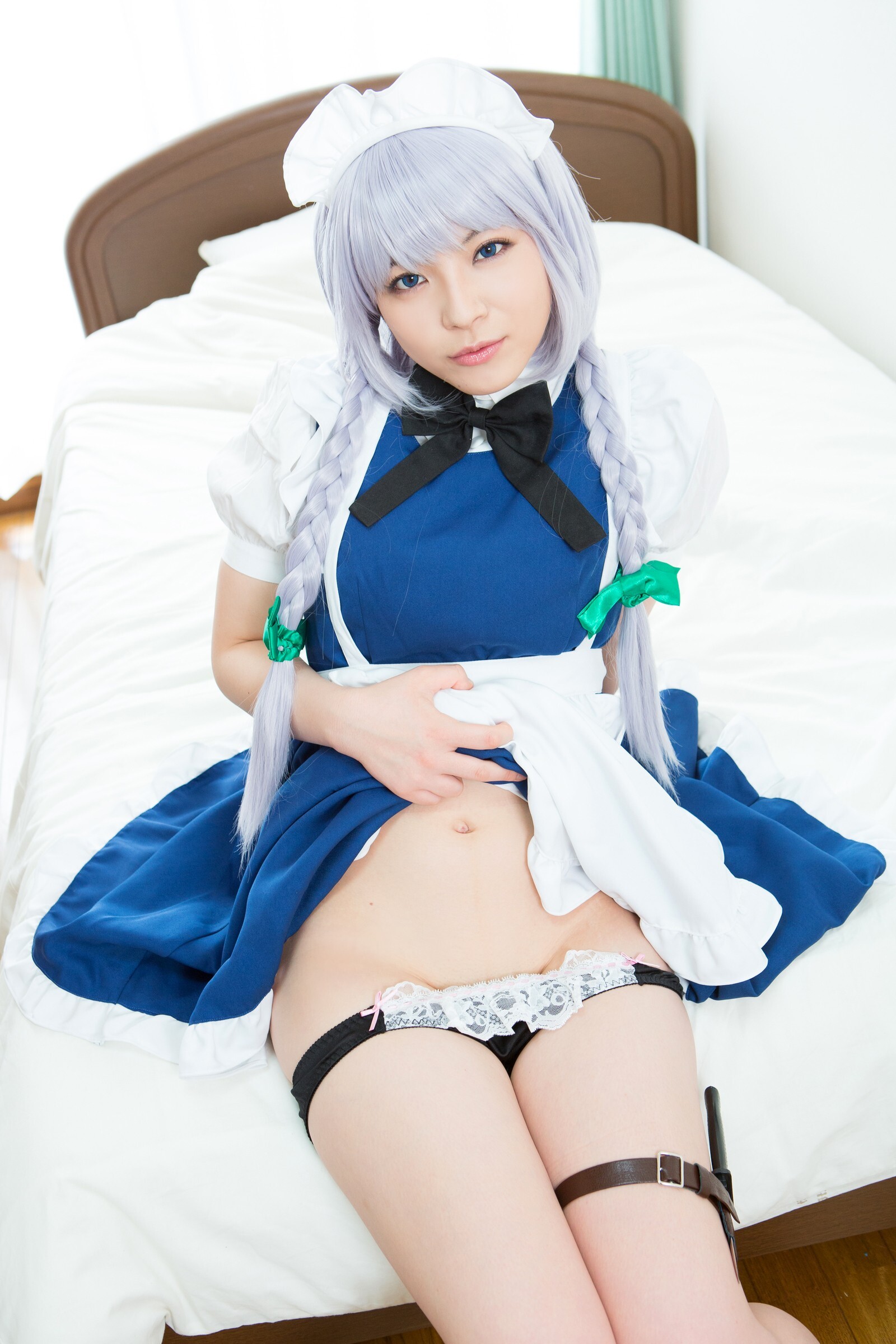 [Cosplay] 2013.04.13 Touhou Project - Izayoi Sakuya great body and shaved pussy