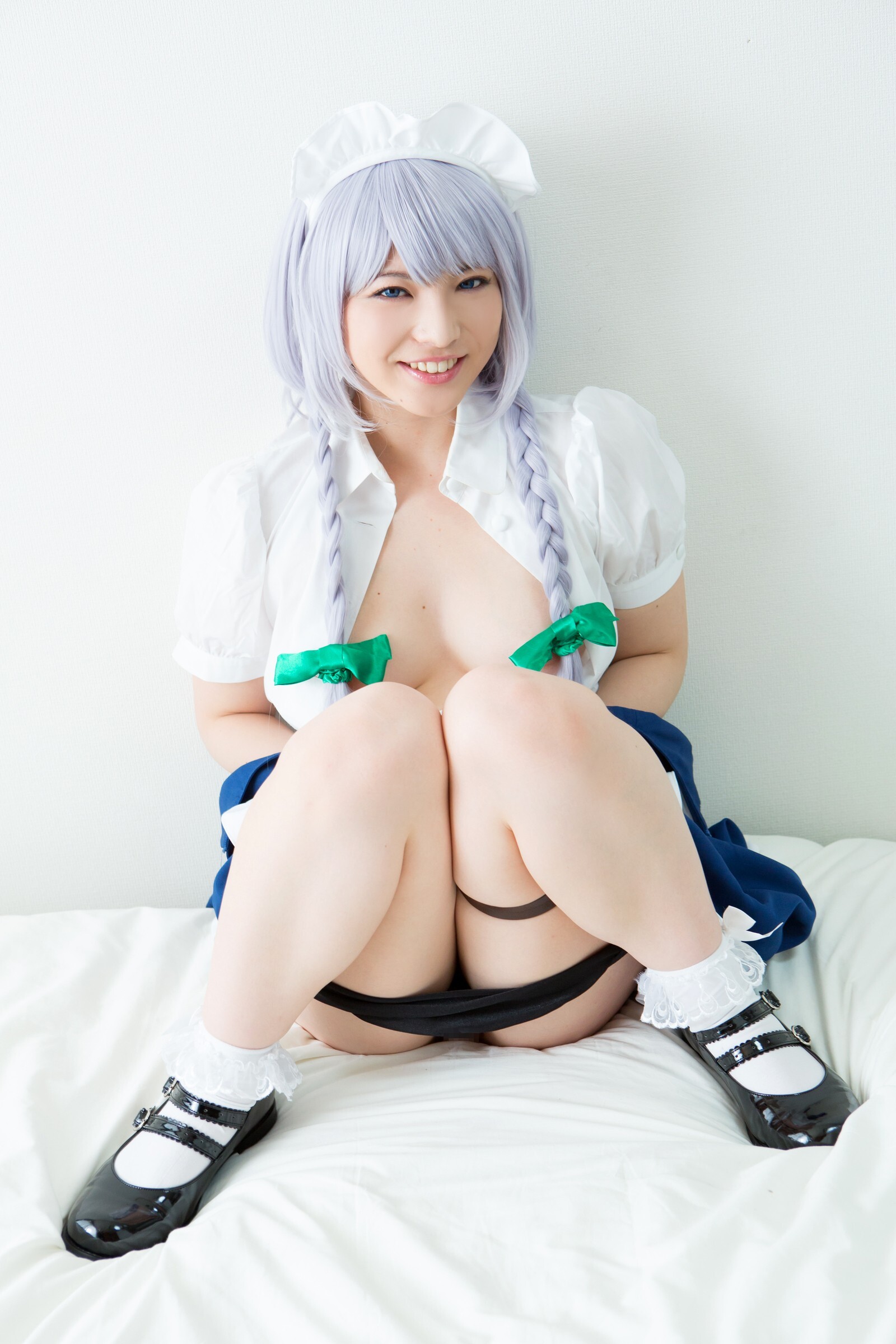 [Cosplay] 2013.04.13 Touhou Project - Izayoi Sakuya great body and shaved pussy