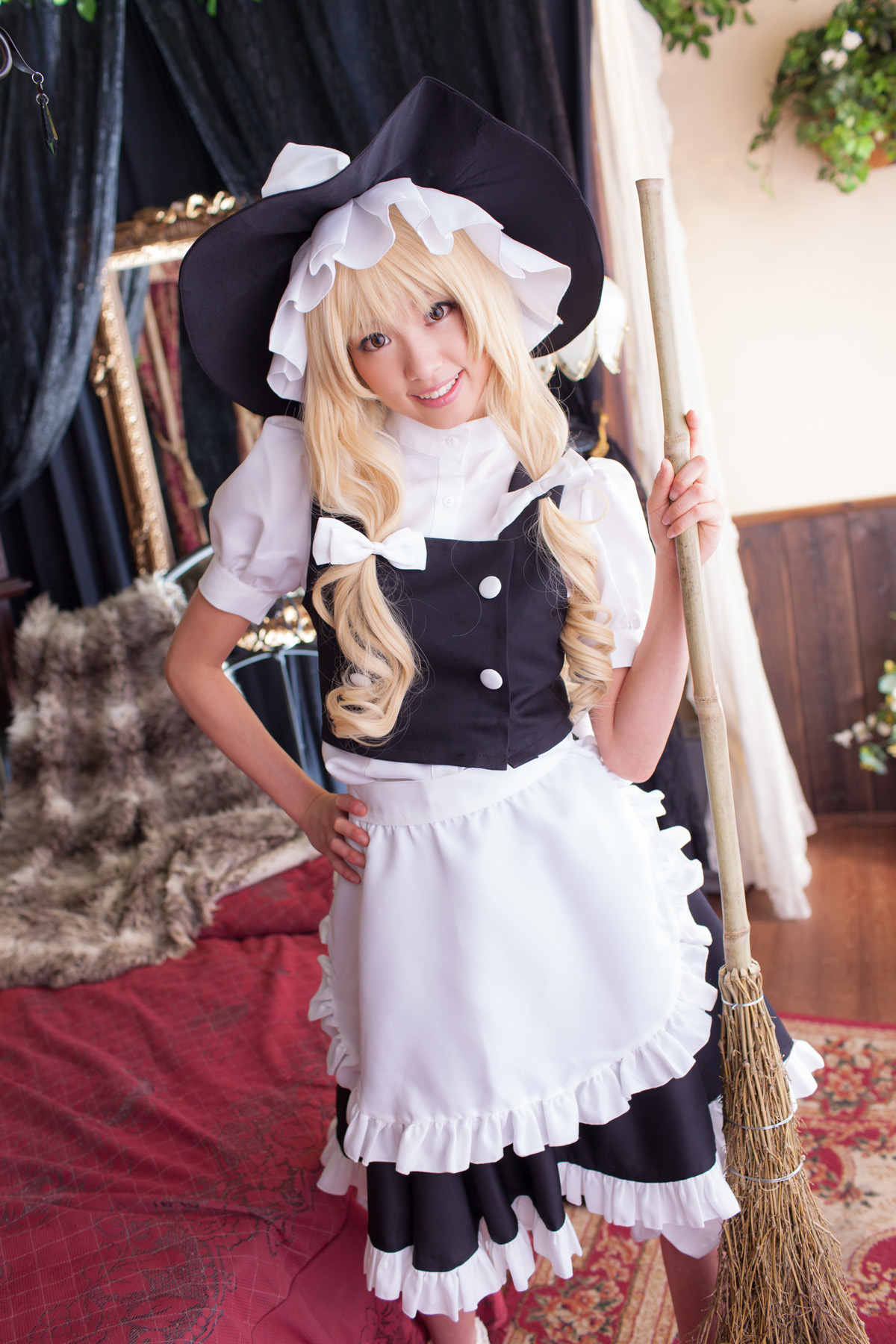 [Cosplay]  Beautiful Marisa Kirisame from Touhou Project