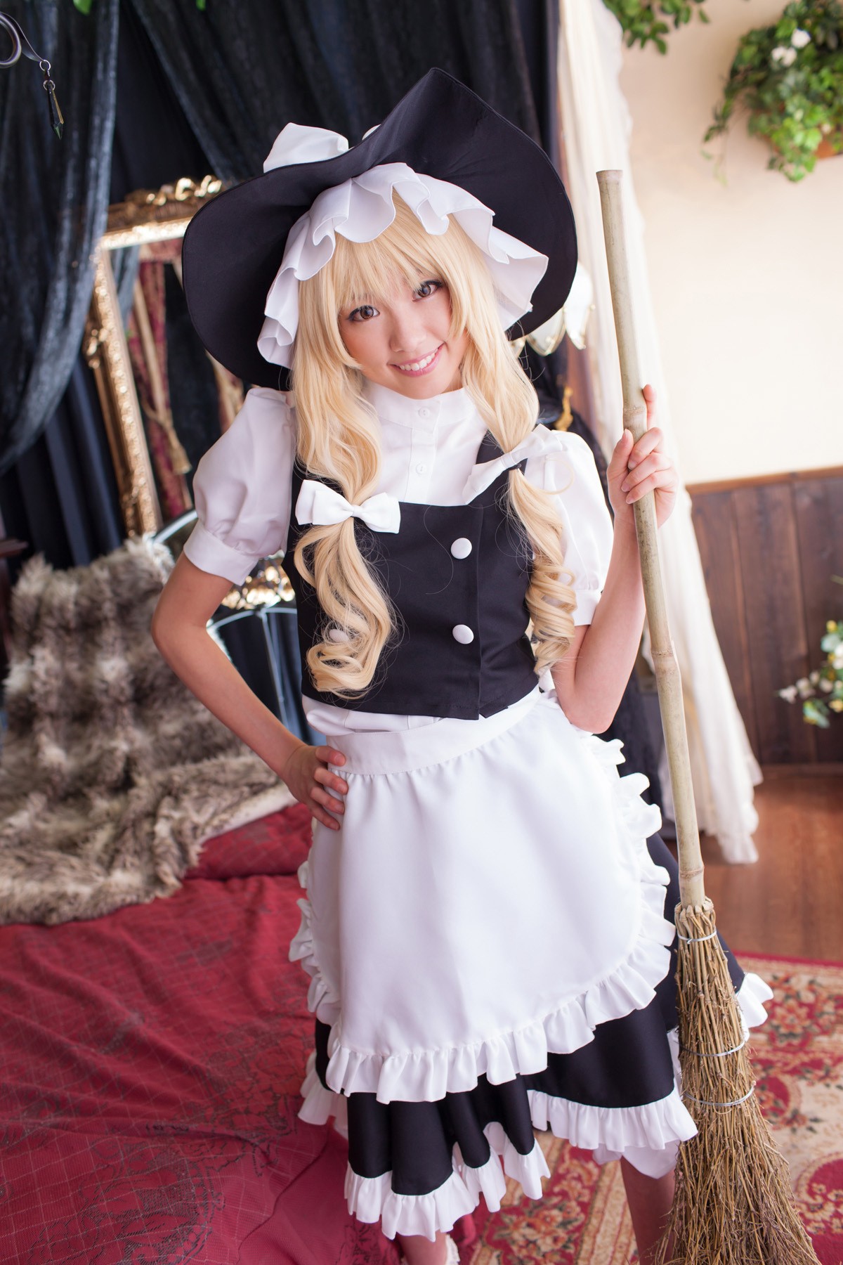 [Cosplay]  Beautiful Marisa Kirisame from Touhou Project