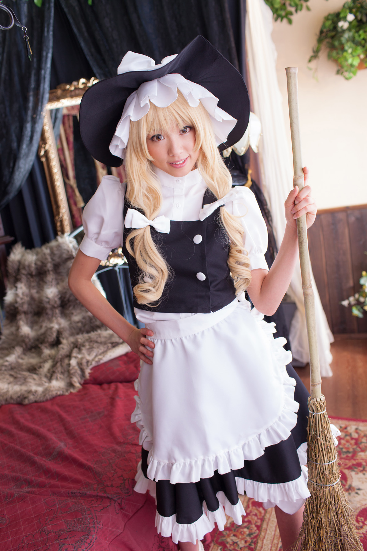 [Cosplay]  Beautiful Marisa Kirisame from Touhou Project