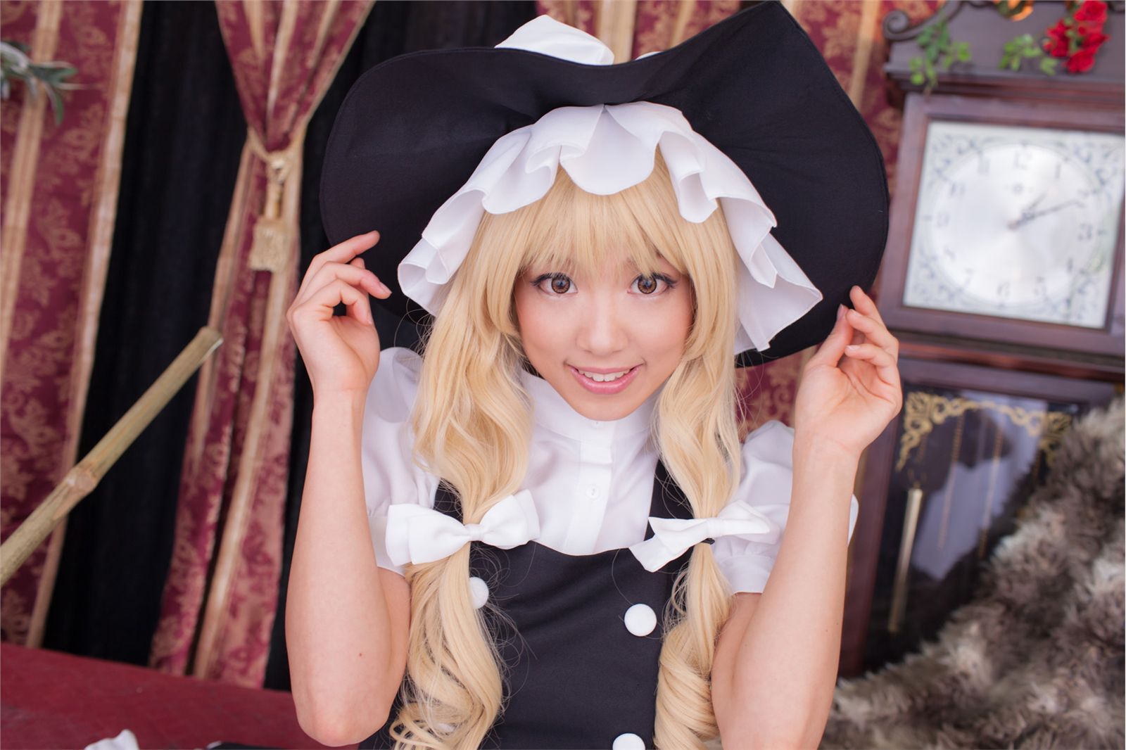 [Cosplay]  Beautiful Marisa Kirisame from Touhou Project