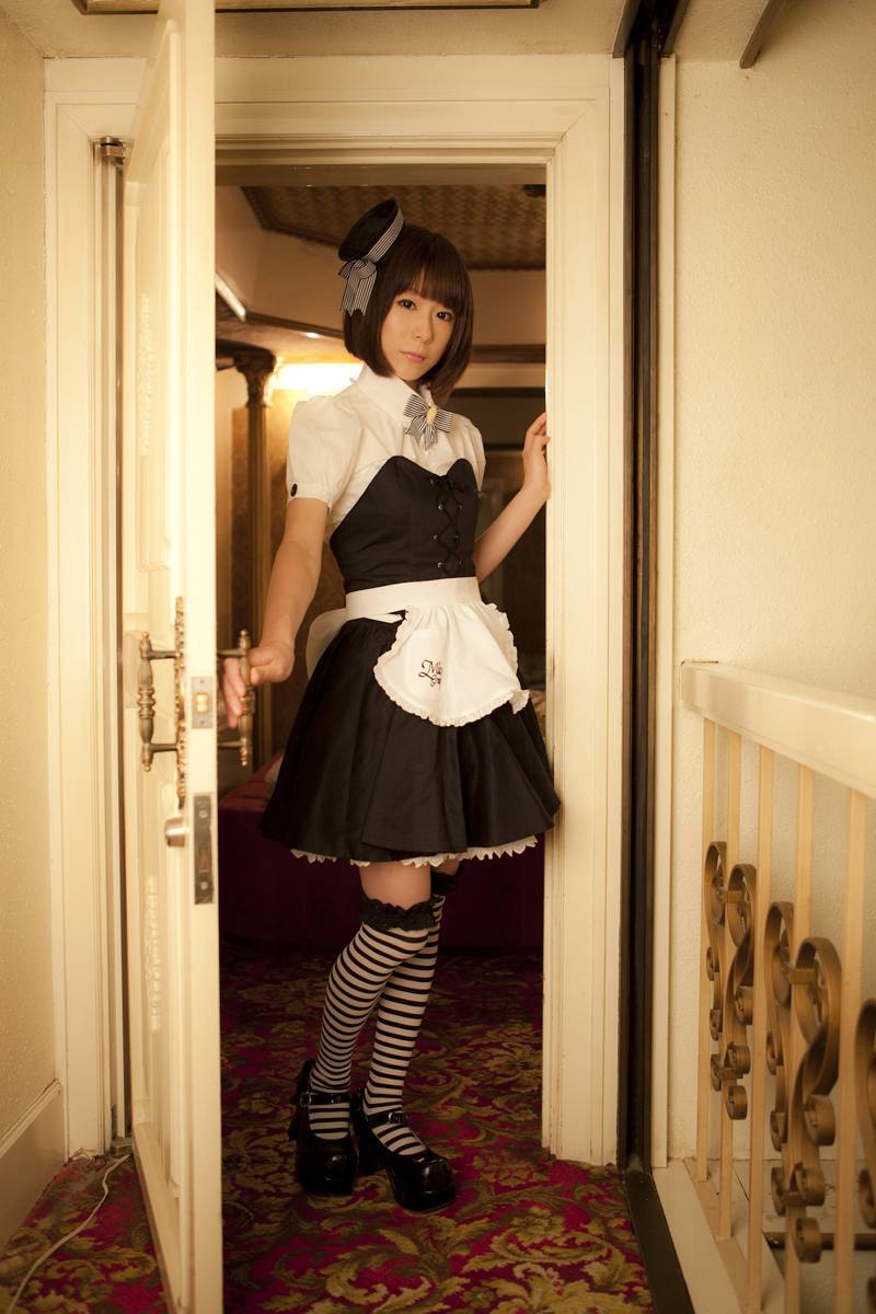 [Cosplay]  Sexy Maid with perfect ass and sexy lingerie