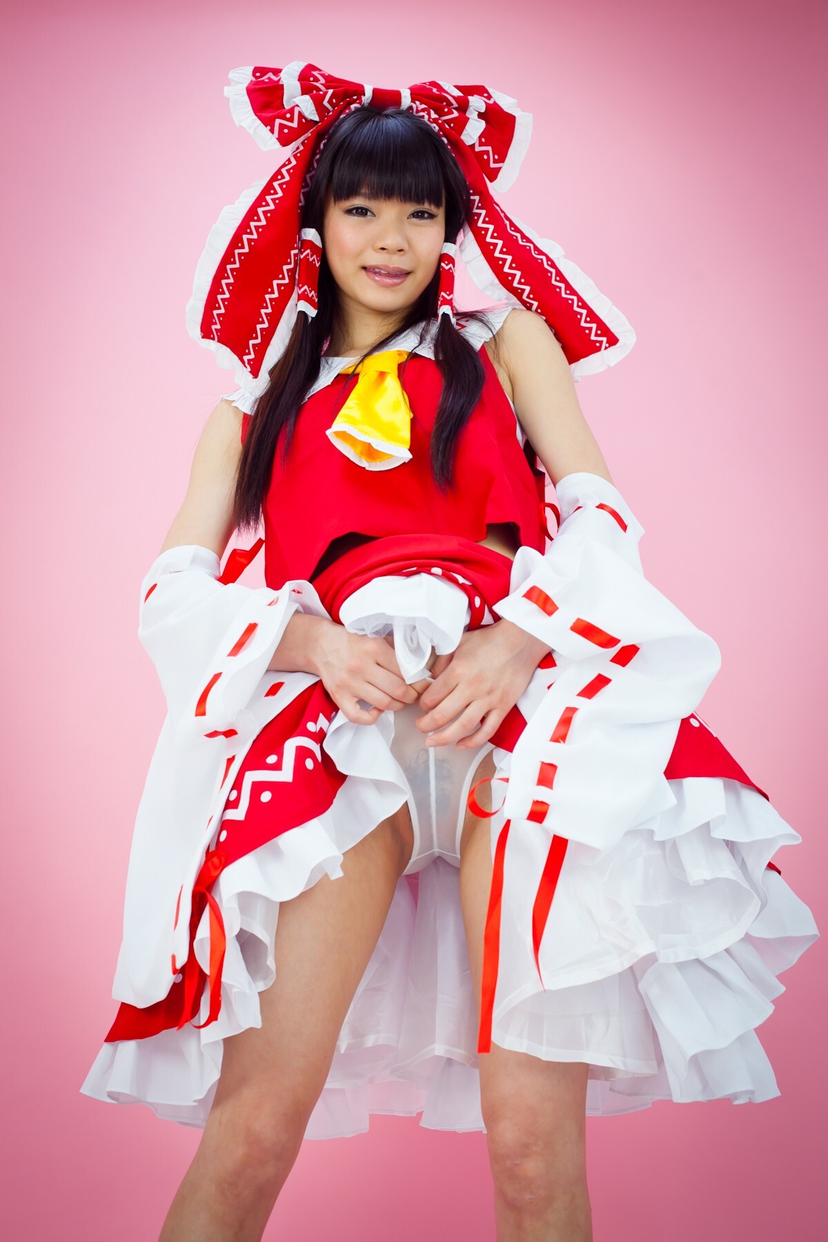 [Cosplay] Touhou Project - Reimu Hakurei with naughty face and great ass and tits