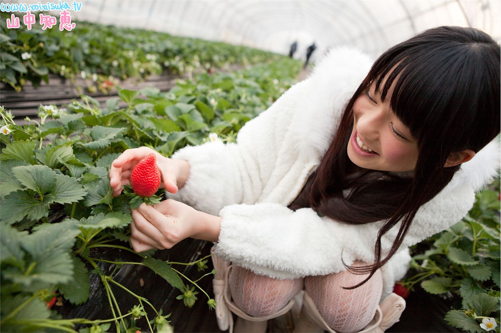 Tomoe Yamanaka Japanese actress[ Minisuka.tv ]Female high school students in active service