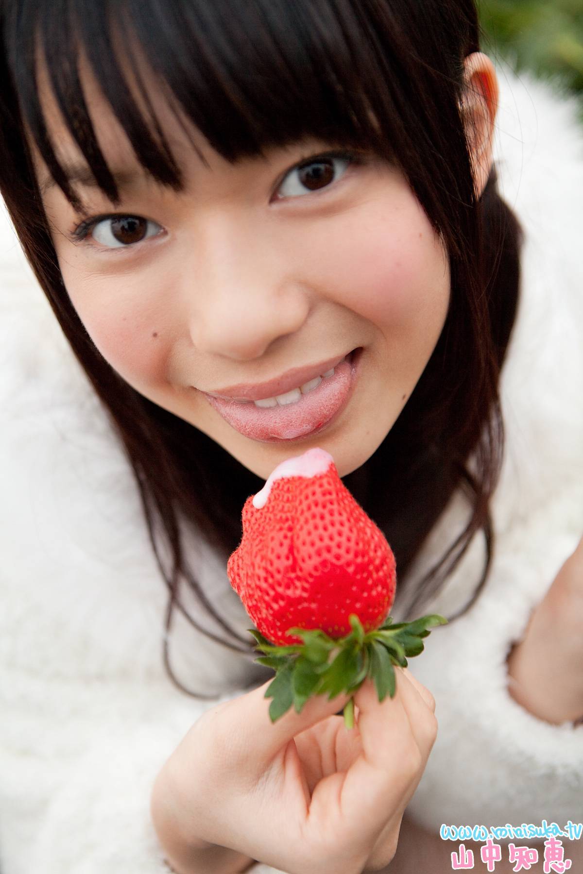 Tomoe Yamanaka Japanese actress[ Minisuka.tv ]Female high school students in active service