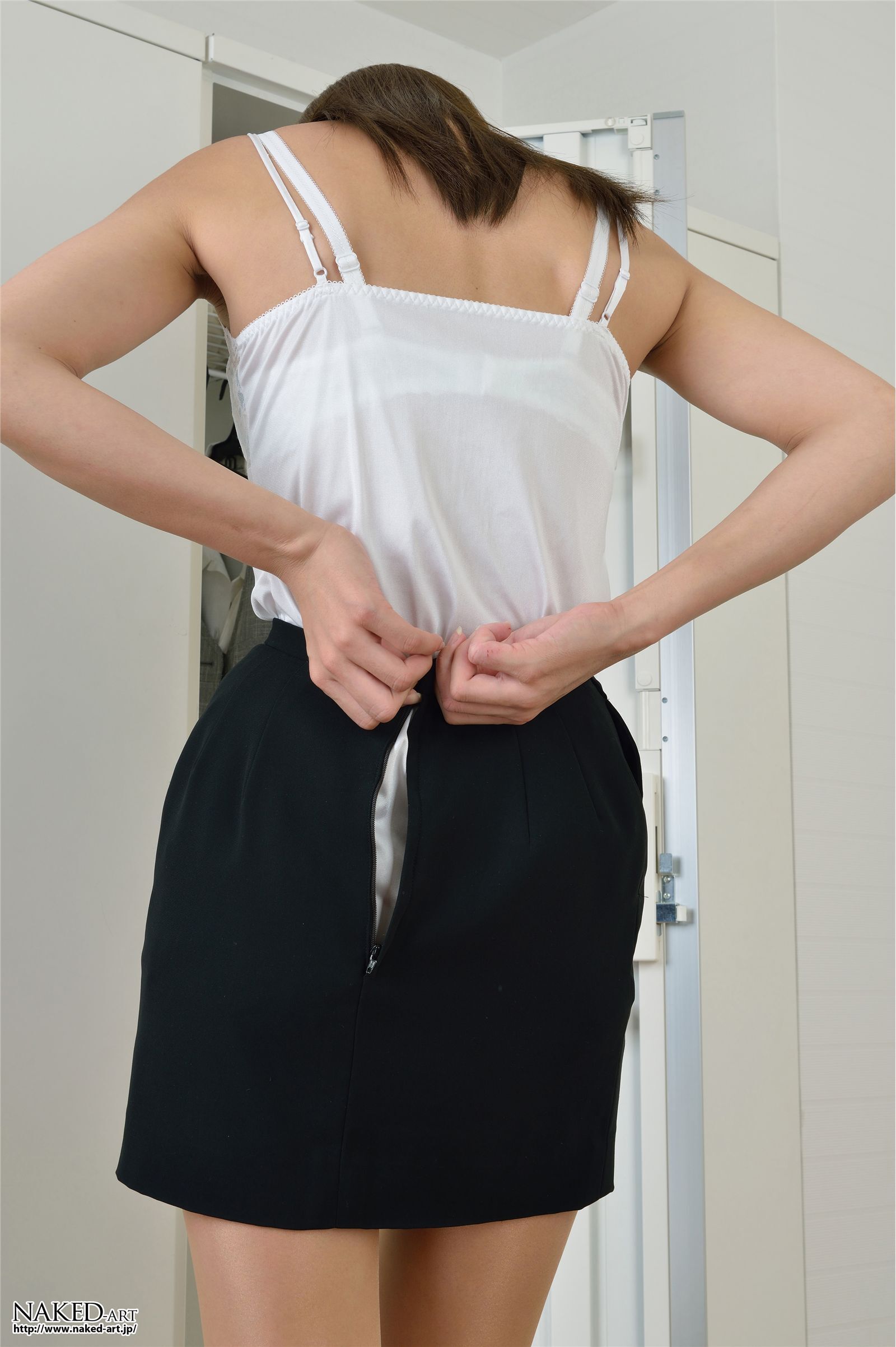 [naked-art] no.00609 ol locer room Japanese AV women's silk stockings