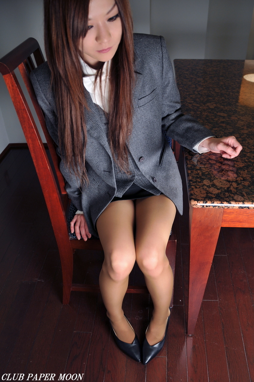 Fujisaki's 24-year-old office lady: a photo of Japanese AV women's uniform