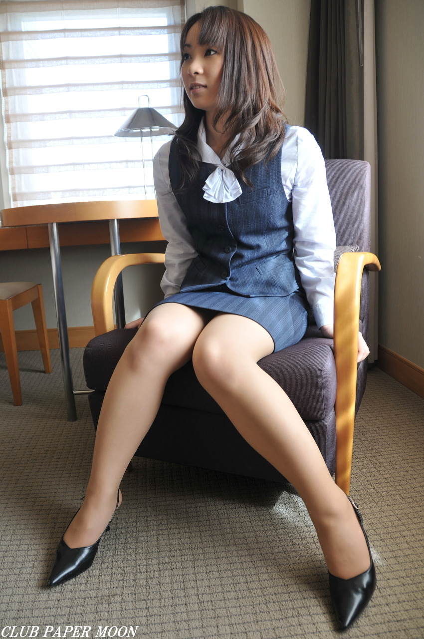 Aoyama Weiyang 23 year old office lady Japan AV women's sexy uniform stockings