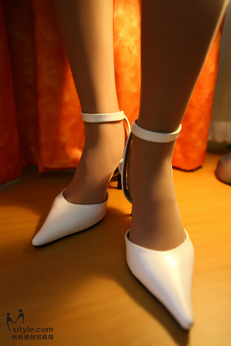 [sityle original photo] 20130315 no.090 white high heel meat colored silk stockings