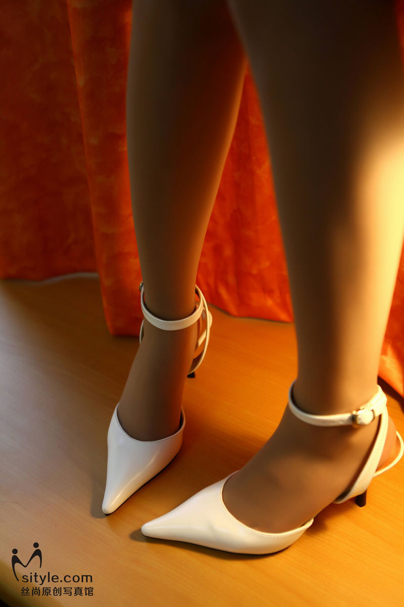 [sityle original photo] 20130315 no.090 white high heel meat colored silk stockings