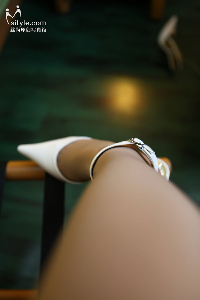 [sityle original photo] 20130315 no.090 white high heel meat colored silk stockings