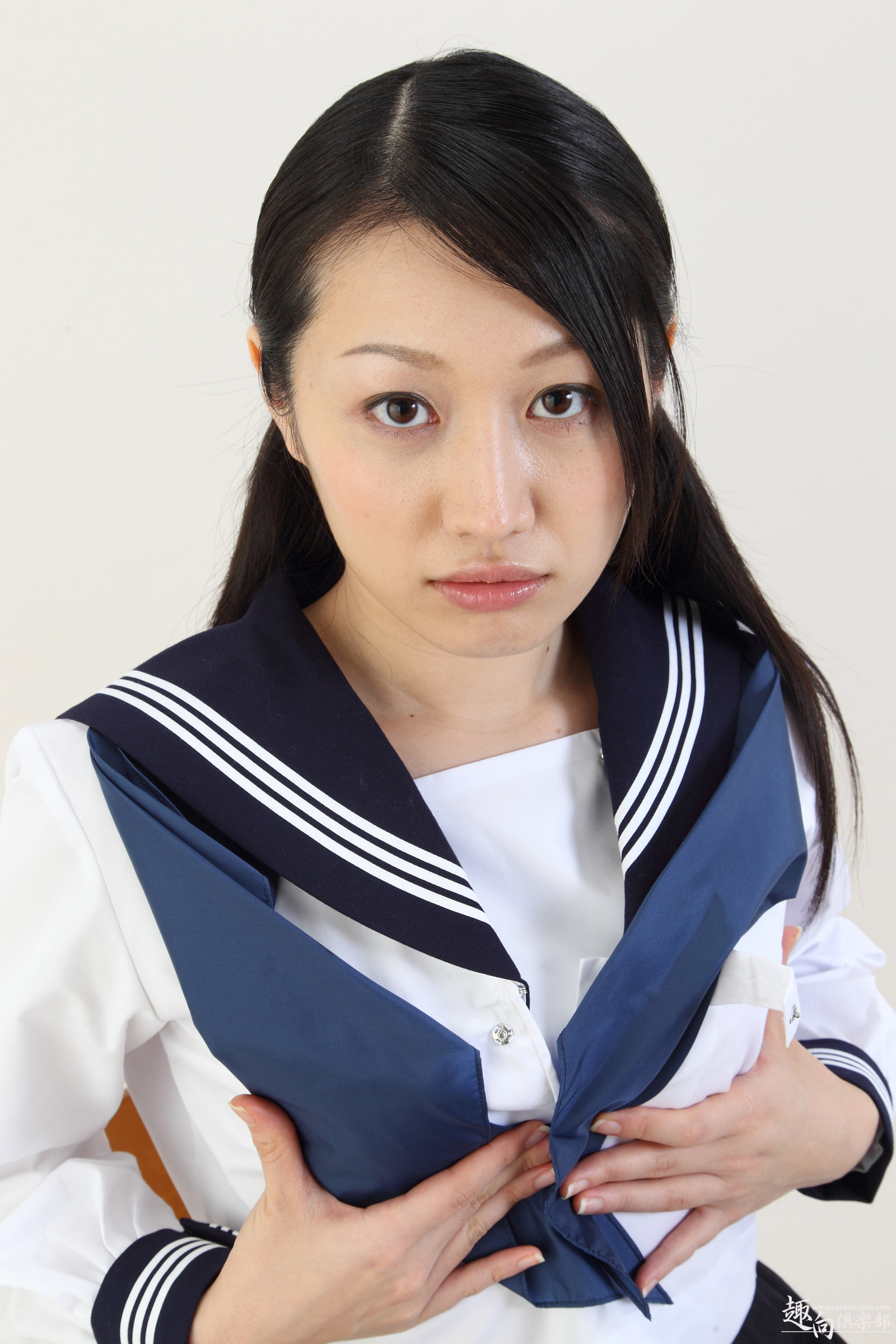 Syukou Club subdues 12 Yuna katase