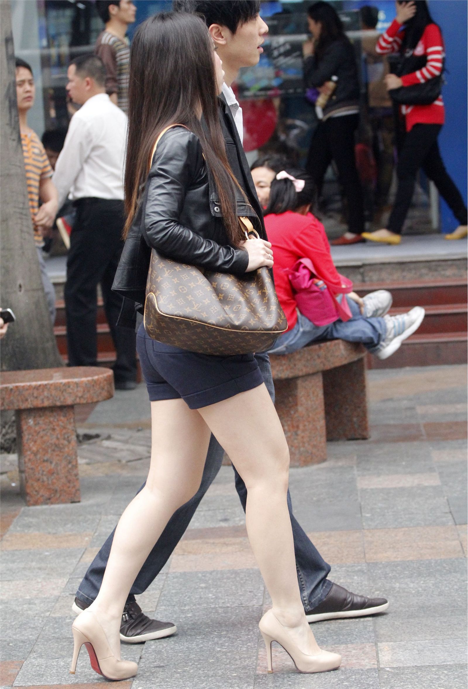 [outdoor Street Photo] Meimei hot pants jade leg high heels