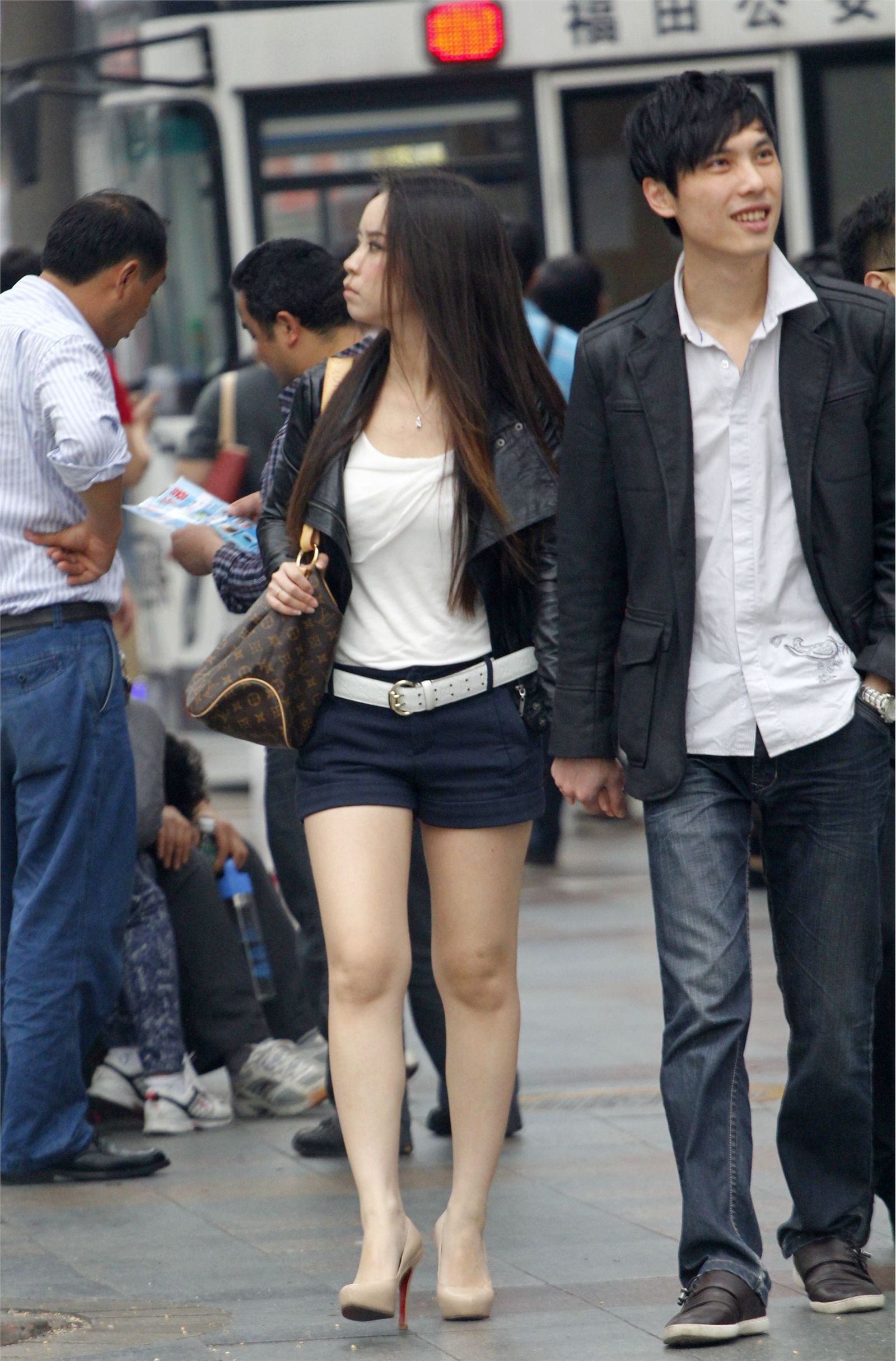 [outdoor Street Photo] Meimei hot pants jade leg high heels