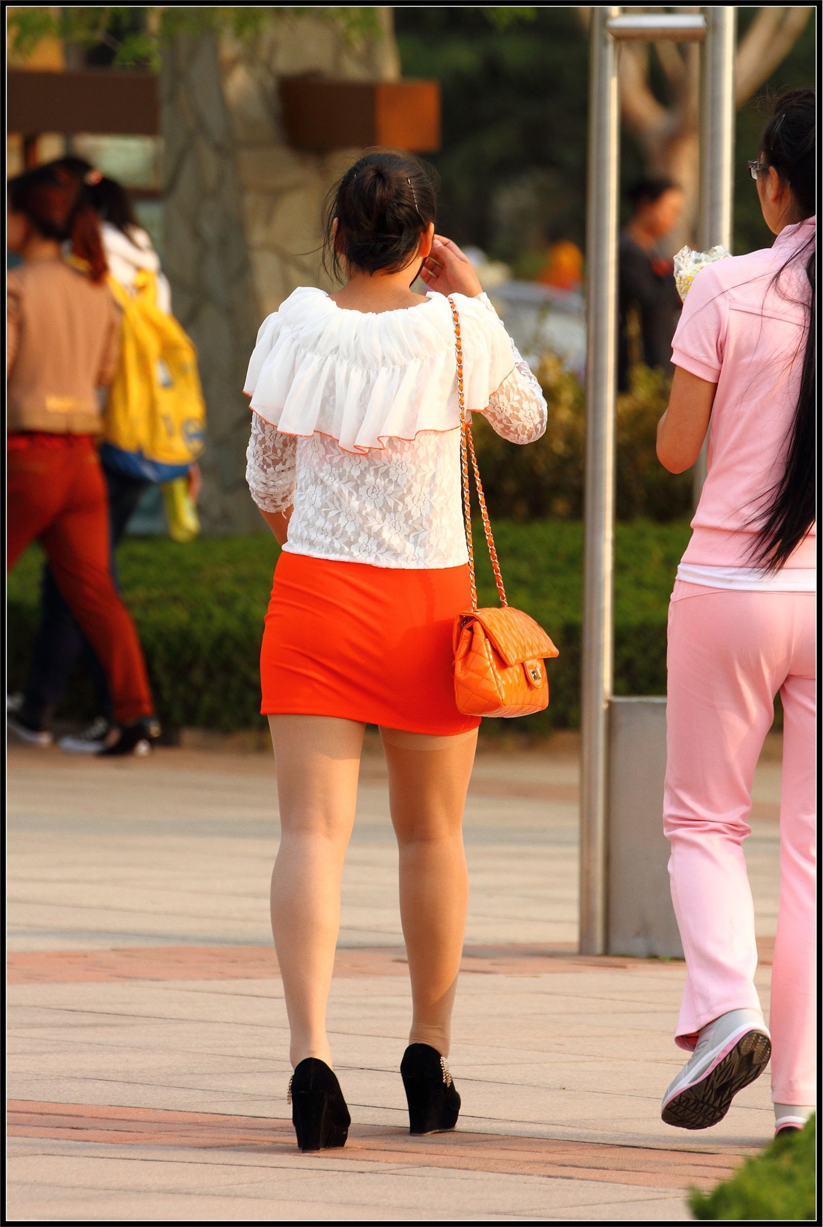 [outdoor Street Photo] 2013.09.25 orange and white dresses are so charming