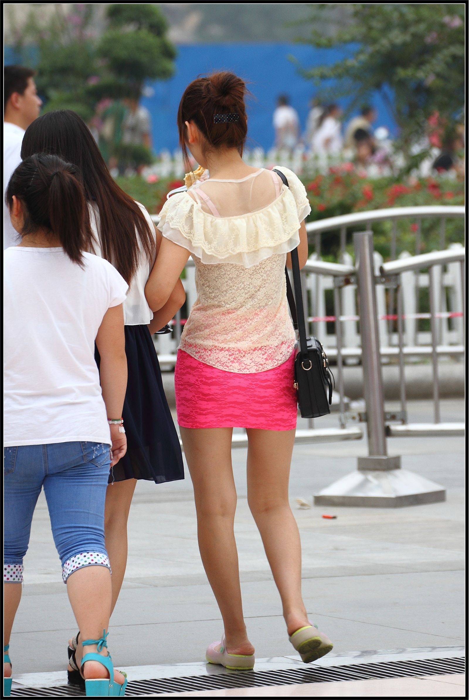 [outdoor Street Photo] 2013.09.17 pink skirt black silk black boots beauty black and white dress beauty