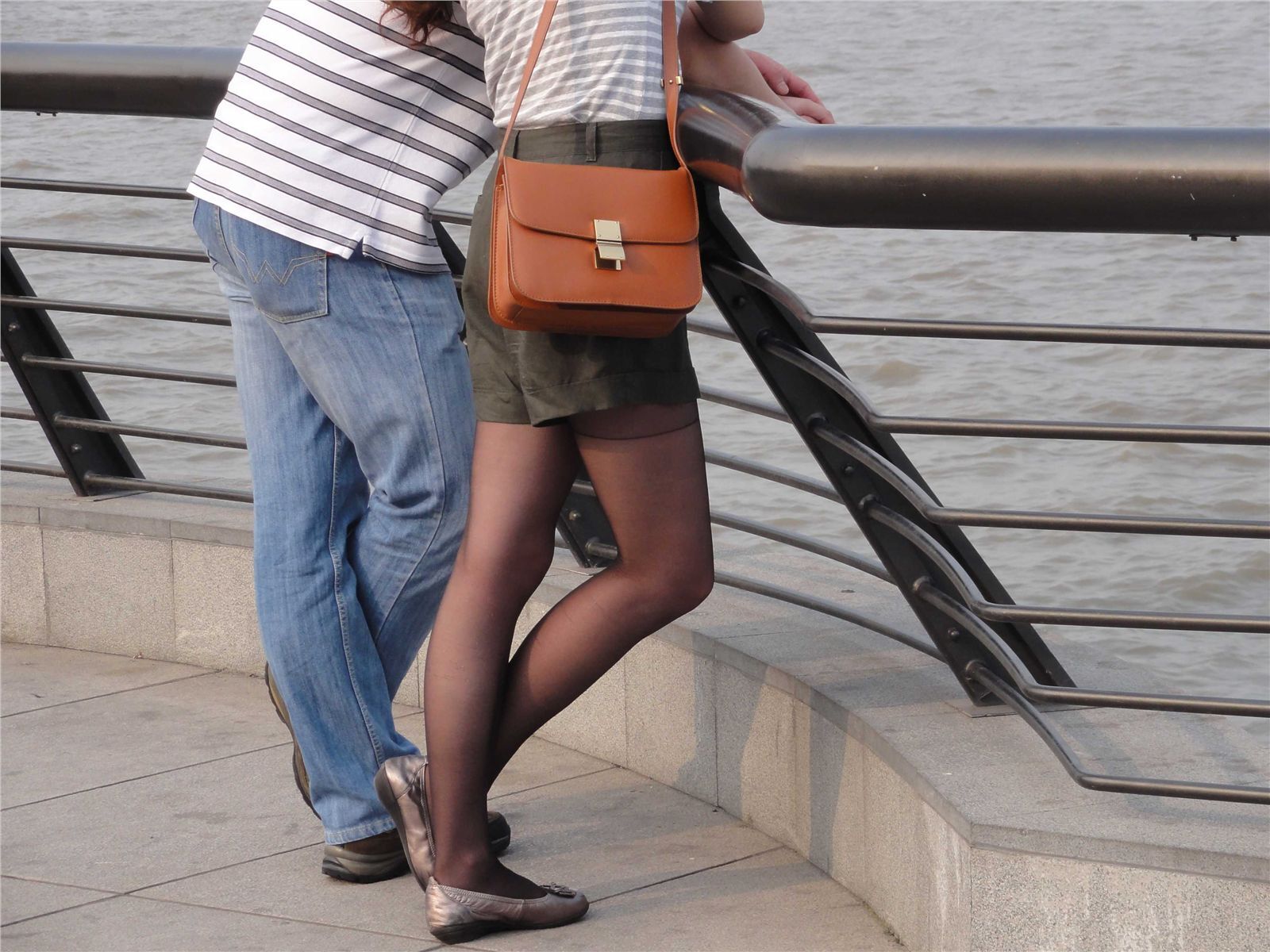 [outdoor Street Photo] 2013.09.06 Bund beauty black silk red shoes, thin stockings