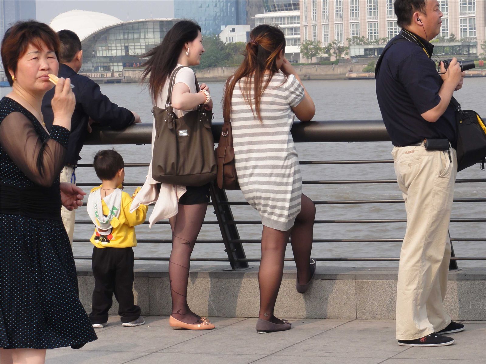 [outdoor Street Photo] 2013.09.07 Bund beauty pattern black silk grey stockings