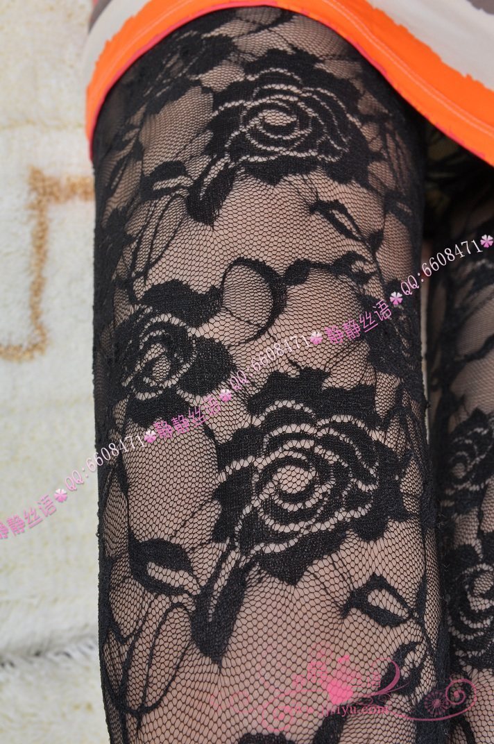 [silent silk language] Korean rose shaped lace Capris (black and white)