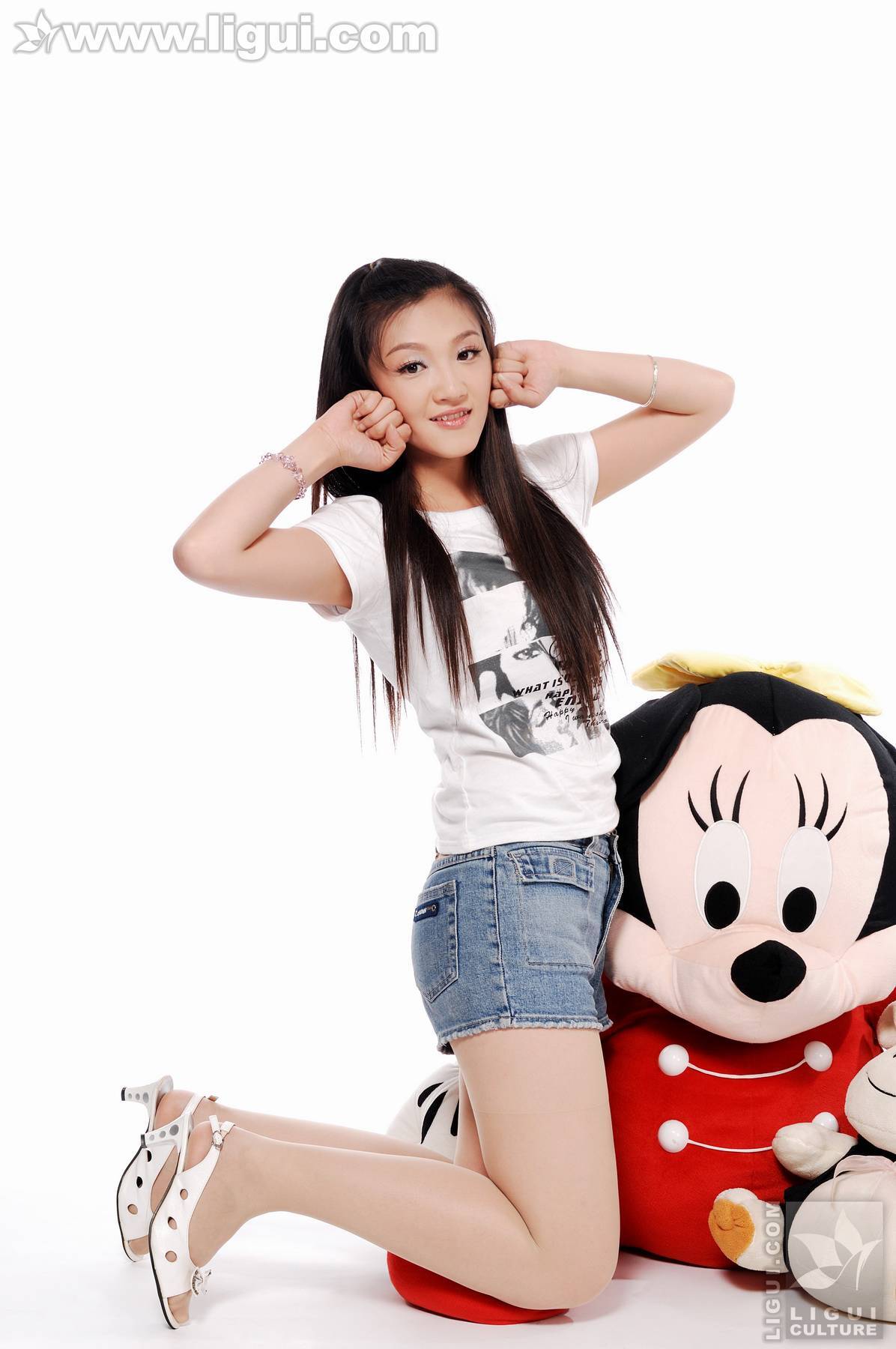 Xiaoqian and the doll