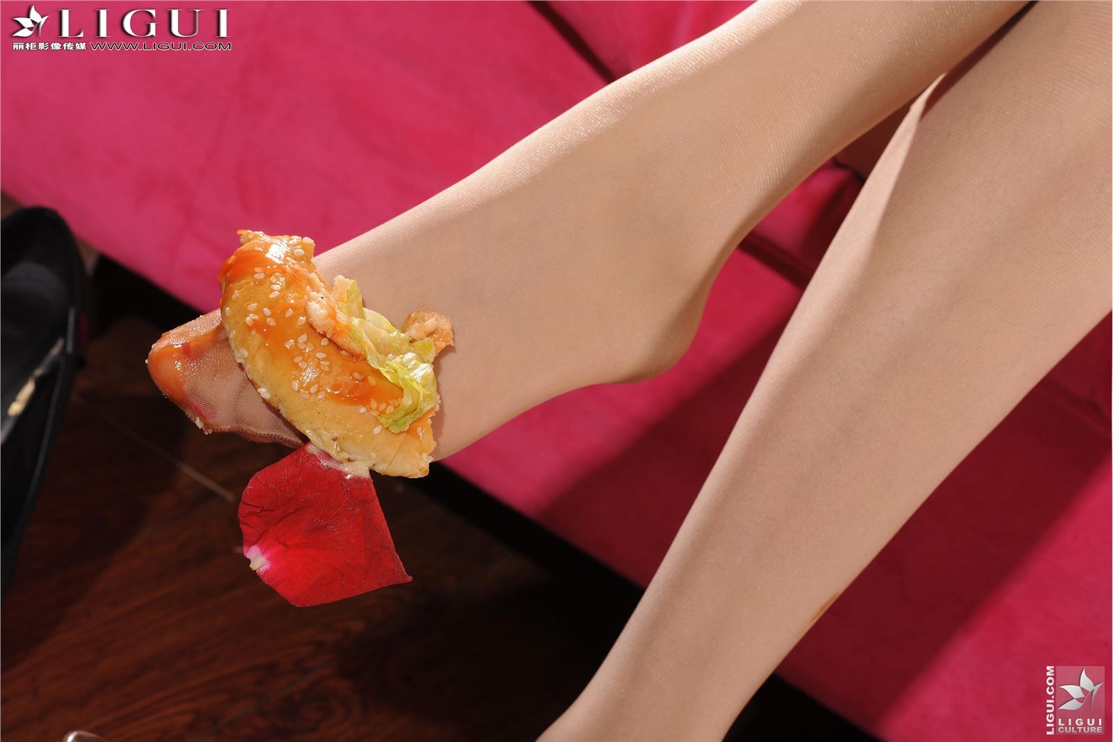 [Li cabinet] 20130214 collection of alternative visual model yingzi sexy silk stockings uniform set