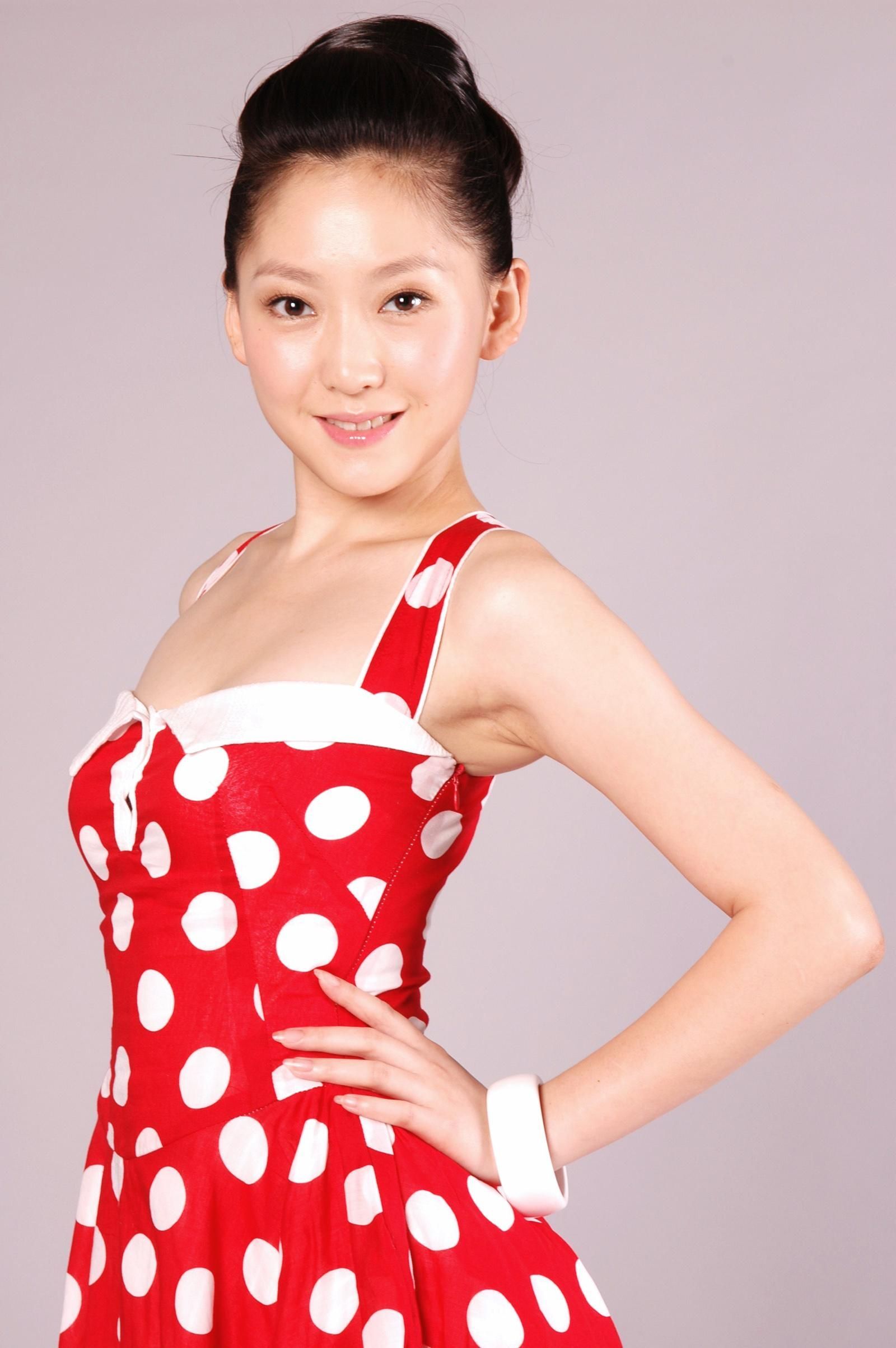 Cao Xinyue advertising model gold medal image ambassador