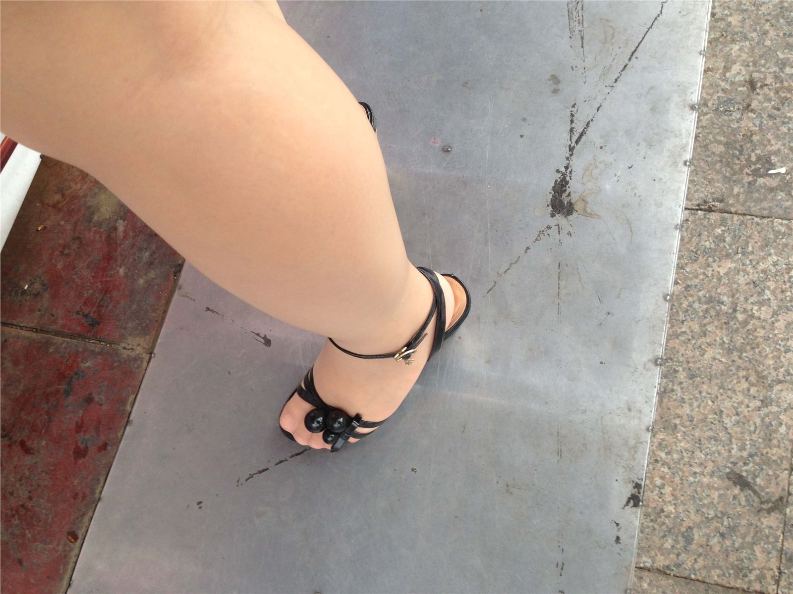 [outdoor Street Photo] 2013.07.31 super thin shredded pork with black heels!