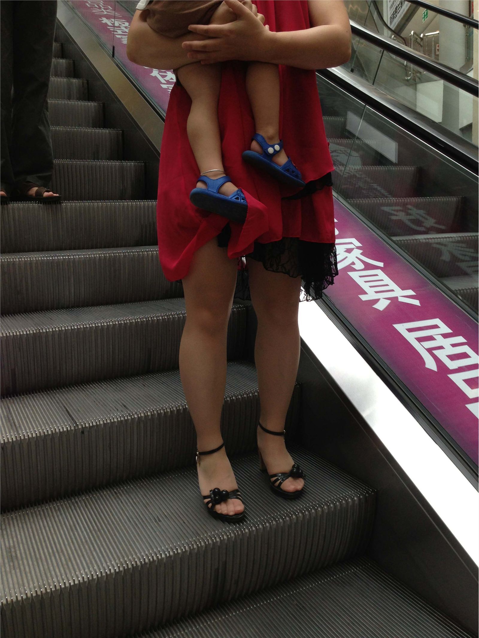 [outdoor Street Photo] 2013.07.31 super thin shredded pork with black heels!