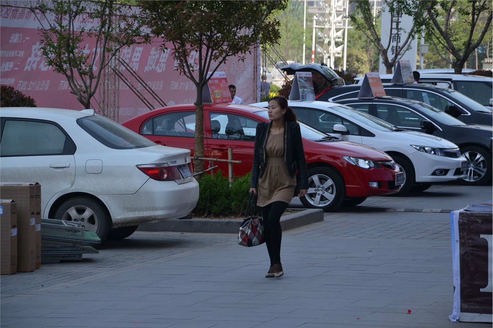 [outdoor Street Photo] 2013.08.01 beauty in a hurry to work